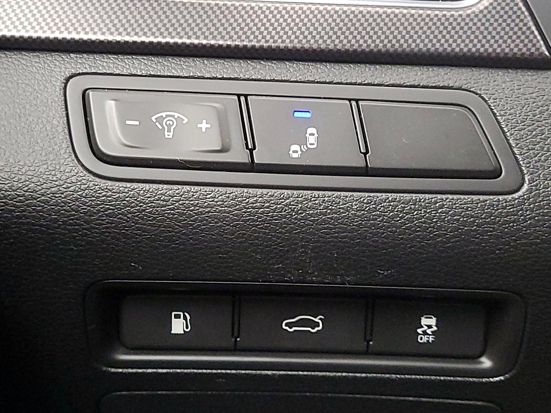 Thumbnail: 2016 Hyundai Sonata - 13