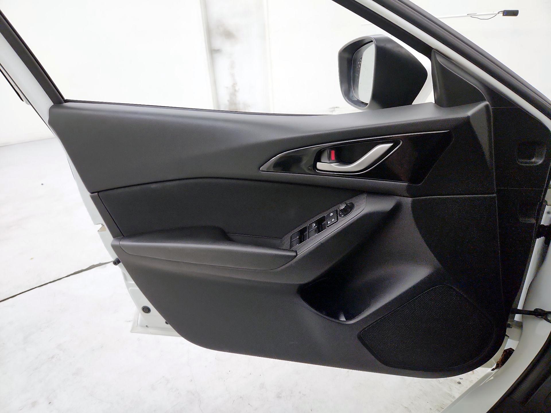 Thumbnail: 2015 Mazda Mazda3 - 12