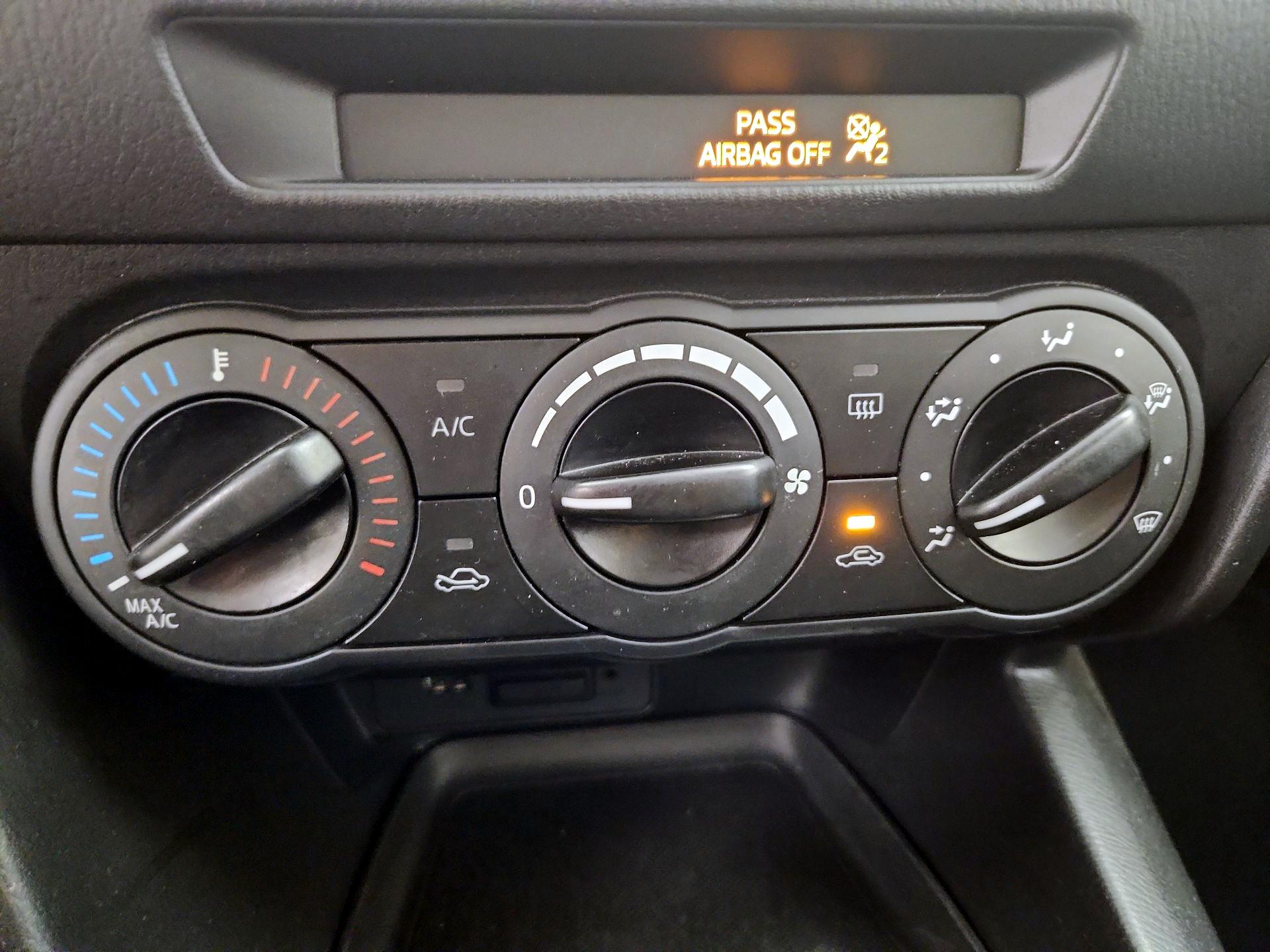 Thumbnail: 2015 Mazda Mazda3 - 15