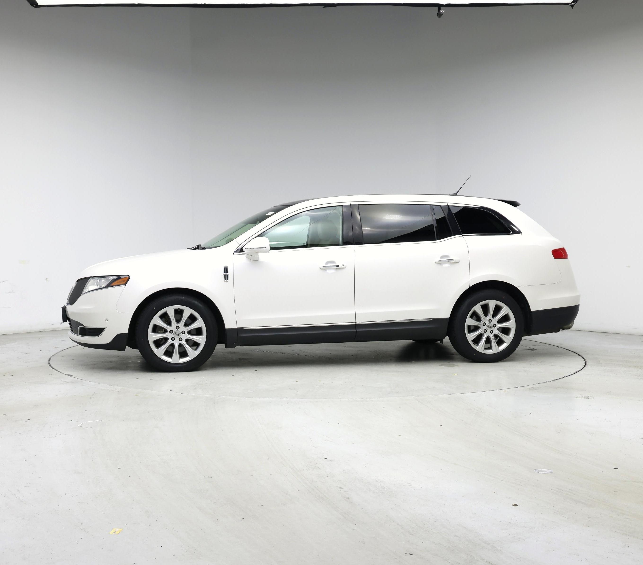 Thumbnail: 2016 Lincoln MKT - 3