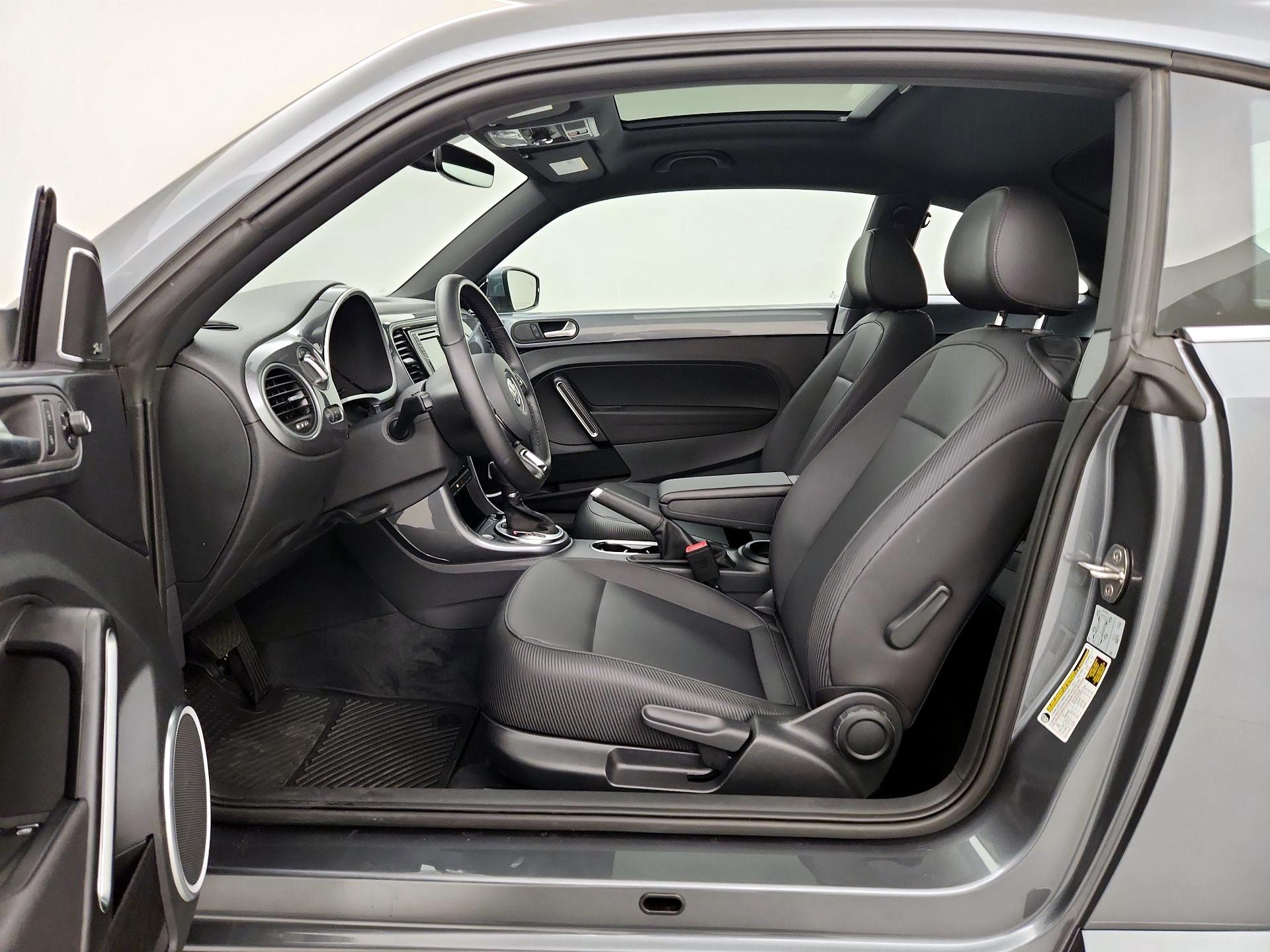 Thumbnail: 2019 Volkswagen Beetle - 11