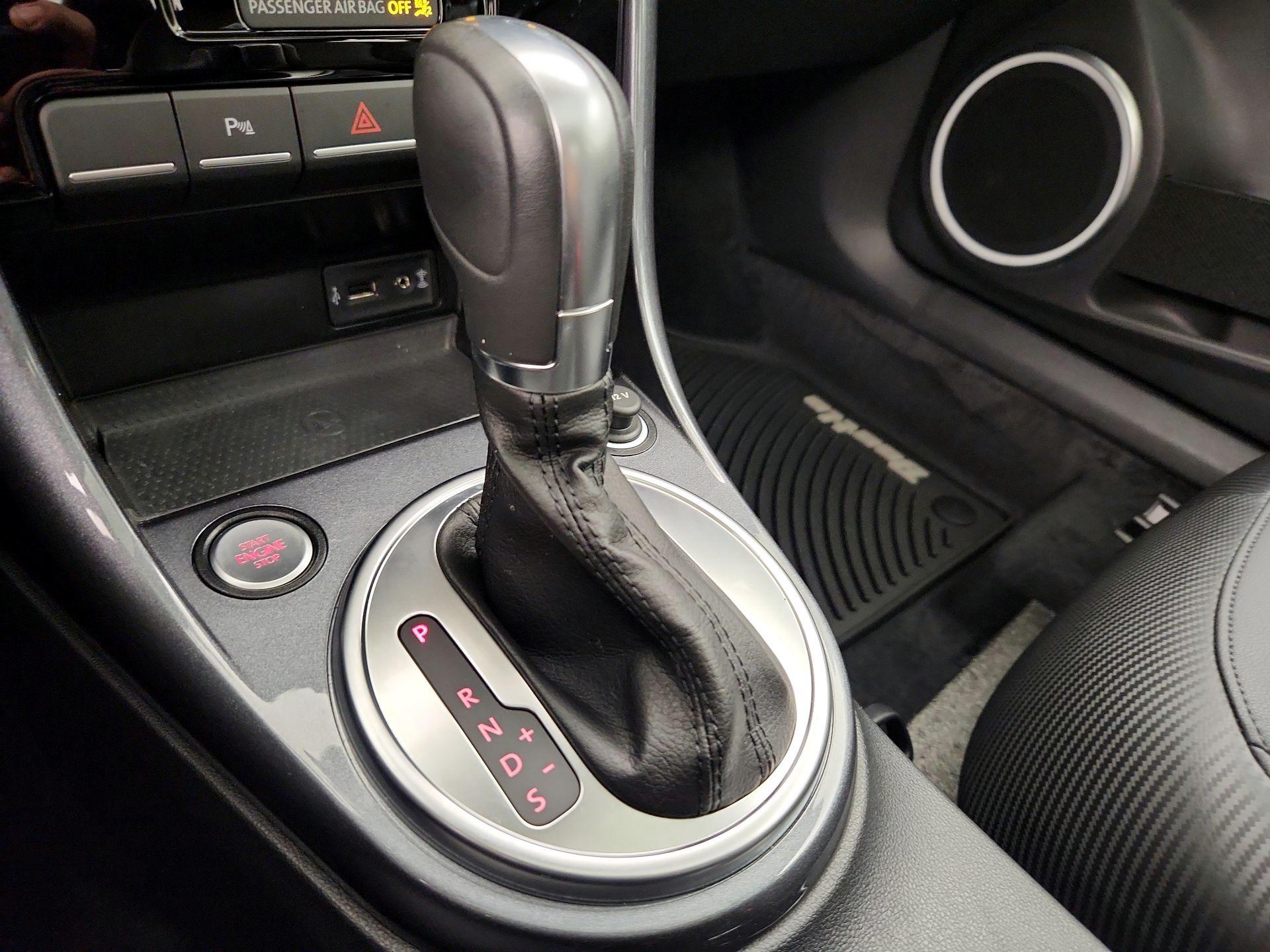 Thumbnail: 2019 Volkswagen Beetle - 18