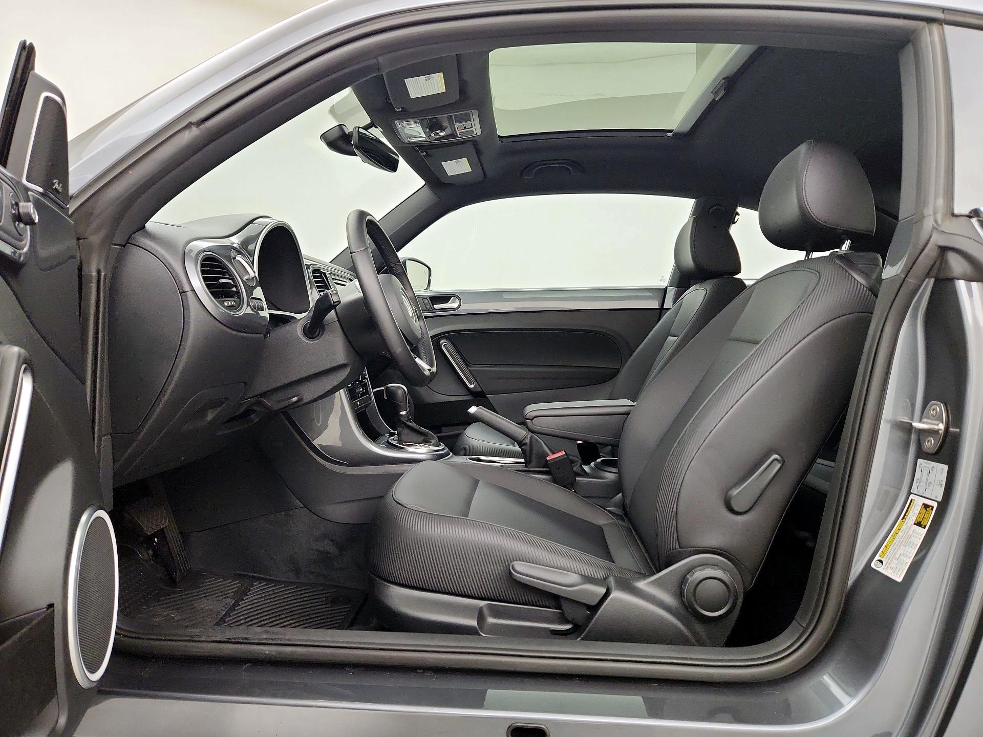 Thumbnail: 2019 Volkswagen Beetle - 20
