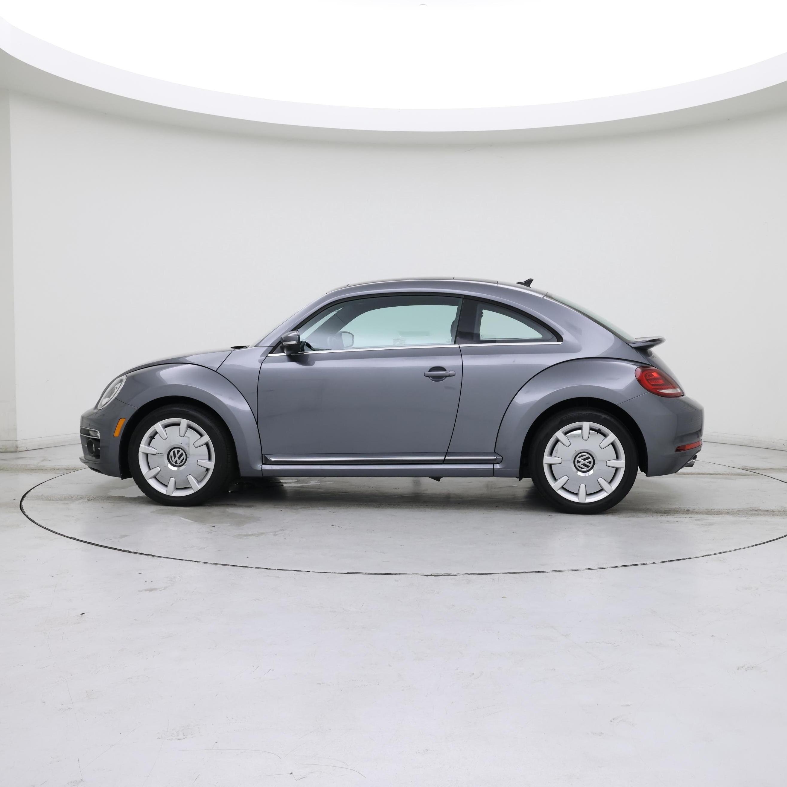 Thumbnail: 2019 Volkswagen Beetle - 3