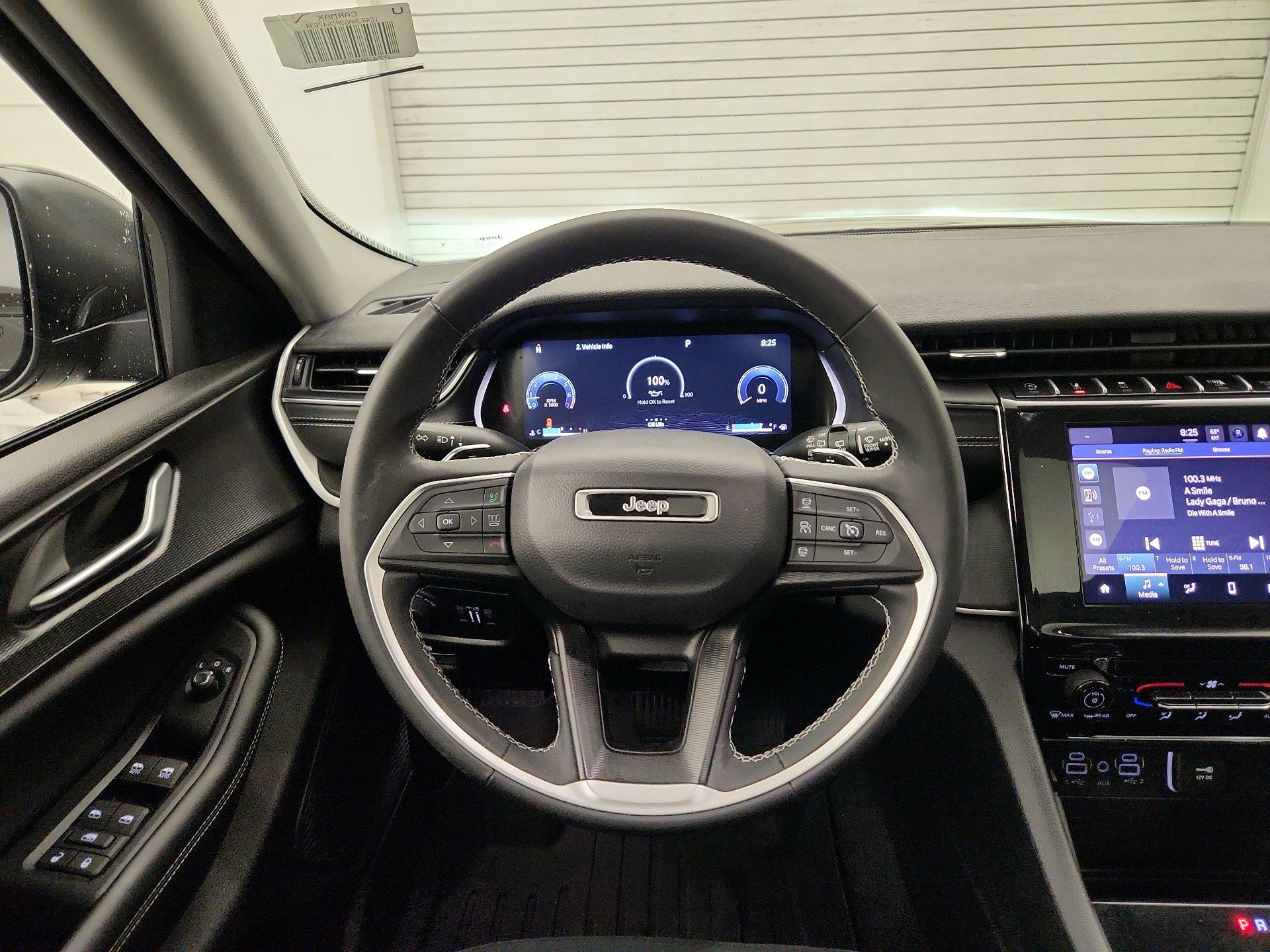 Thumbnail: 2023 Jeep Grand Cherokee - 10