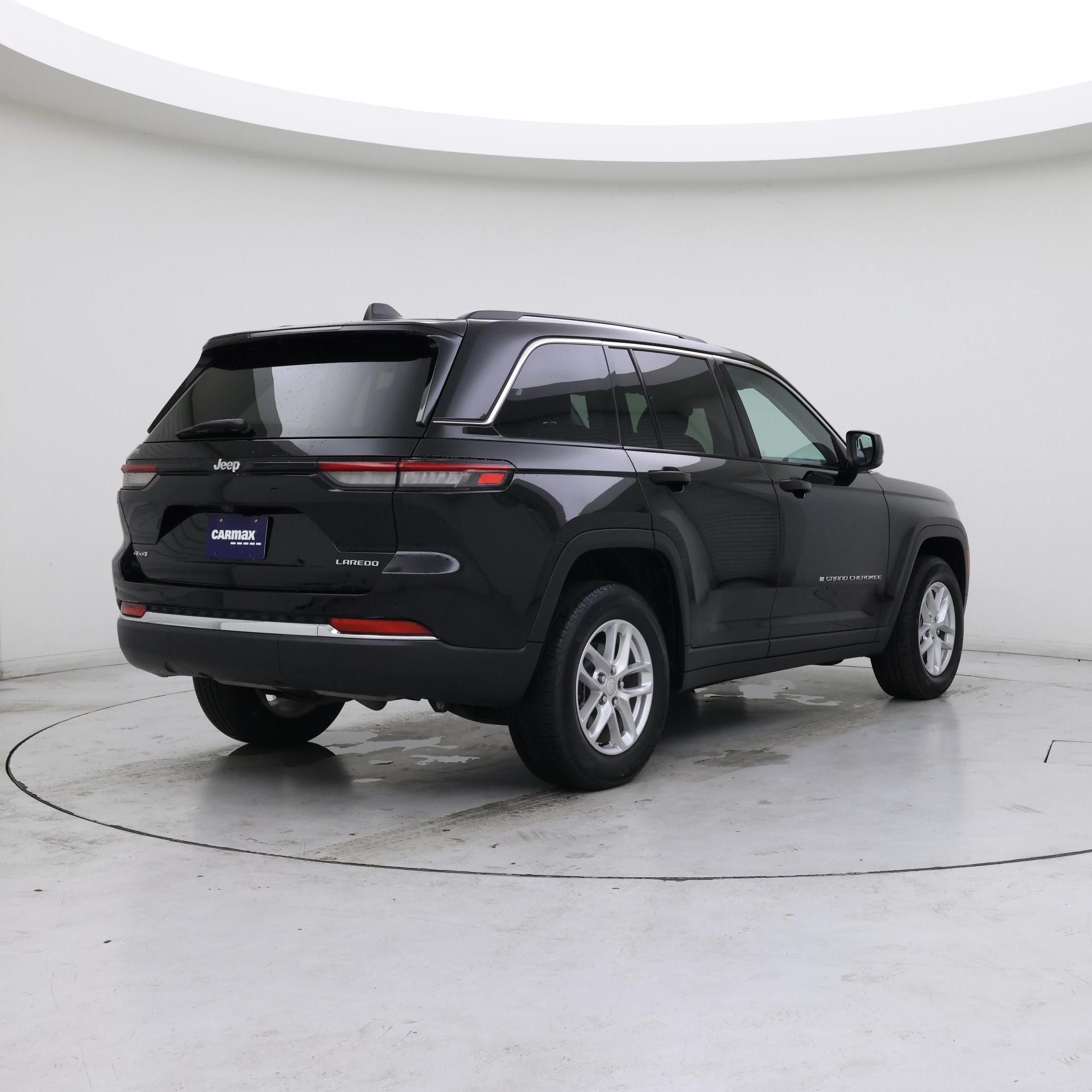 Thumbnail: 2023 Jeep Grand Cherokee - 8