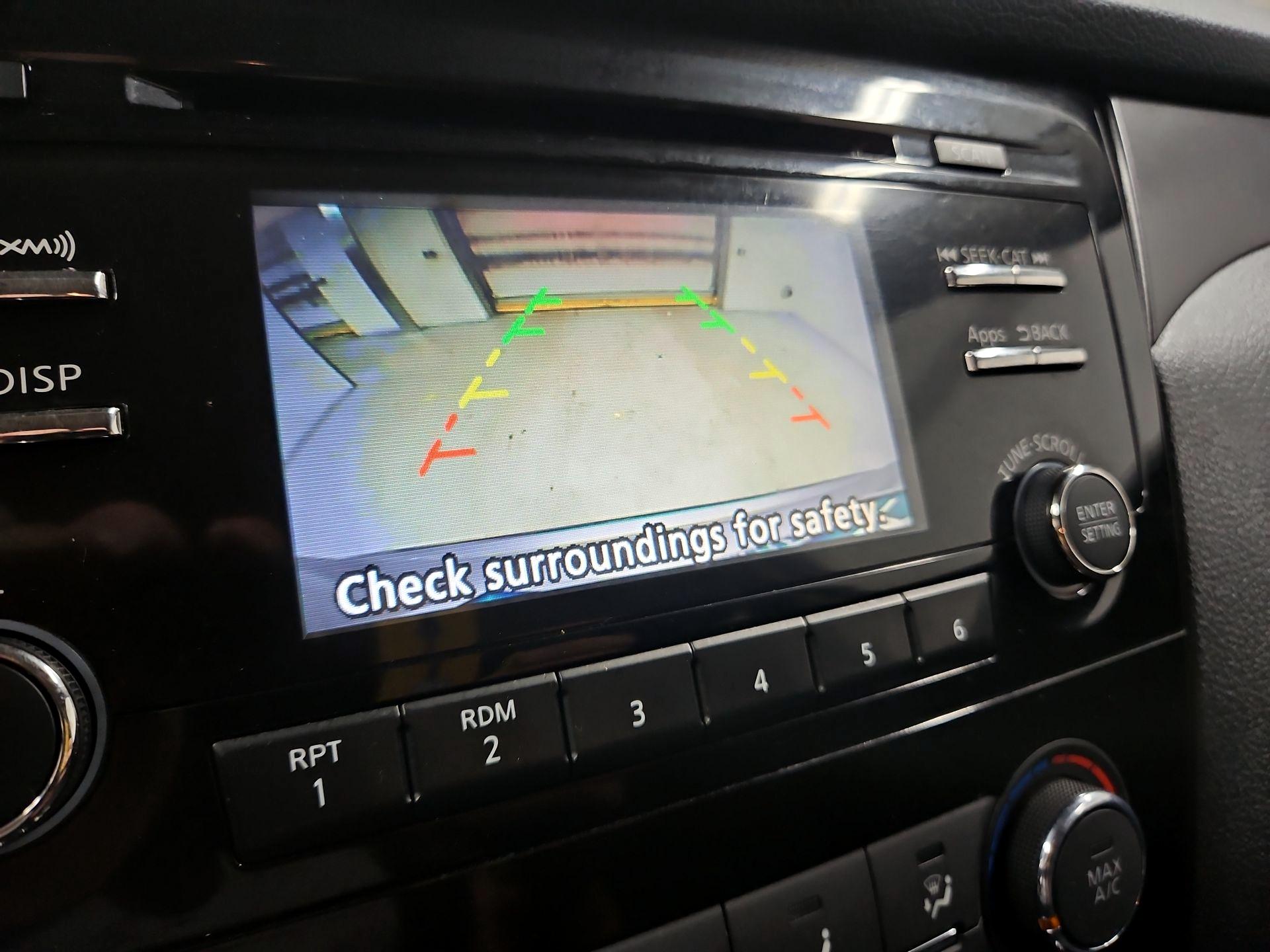 Thumbnail: 2015 Nissan Rogue - 14