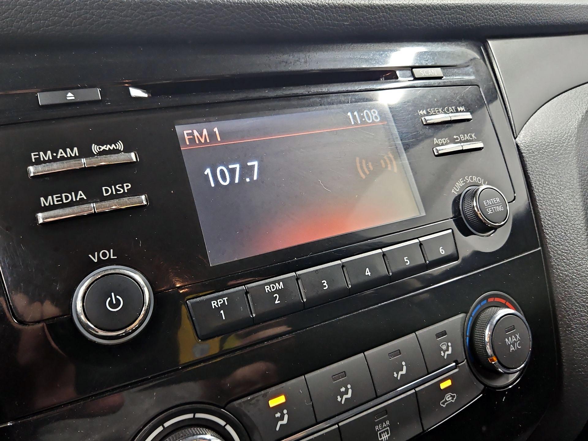 Thumbnail: 2015 Nissan Rogue - 15