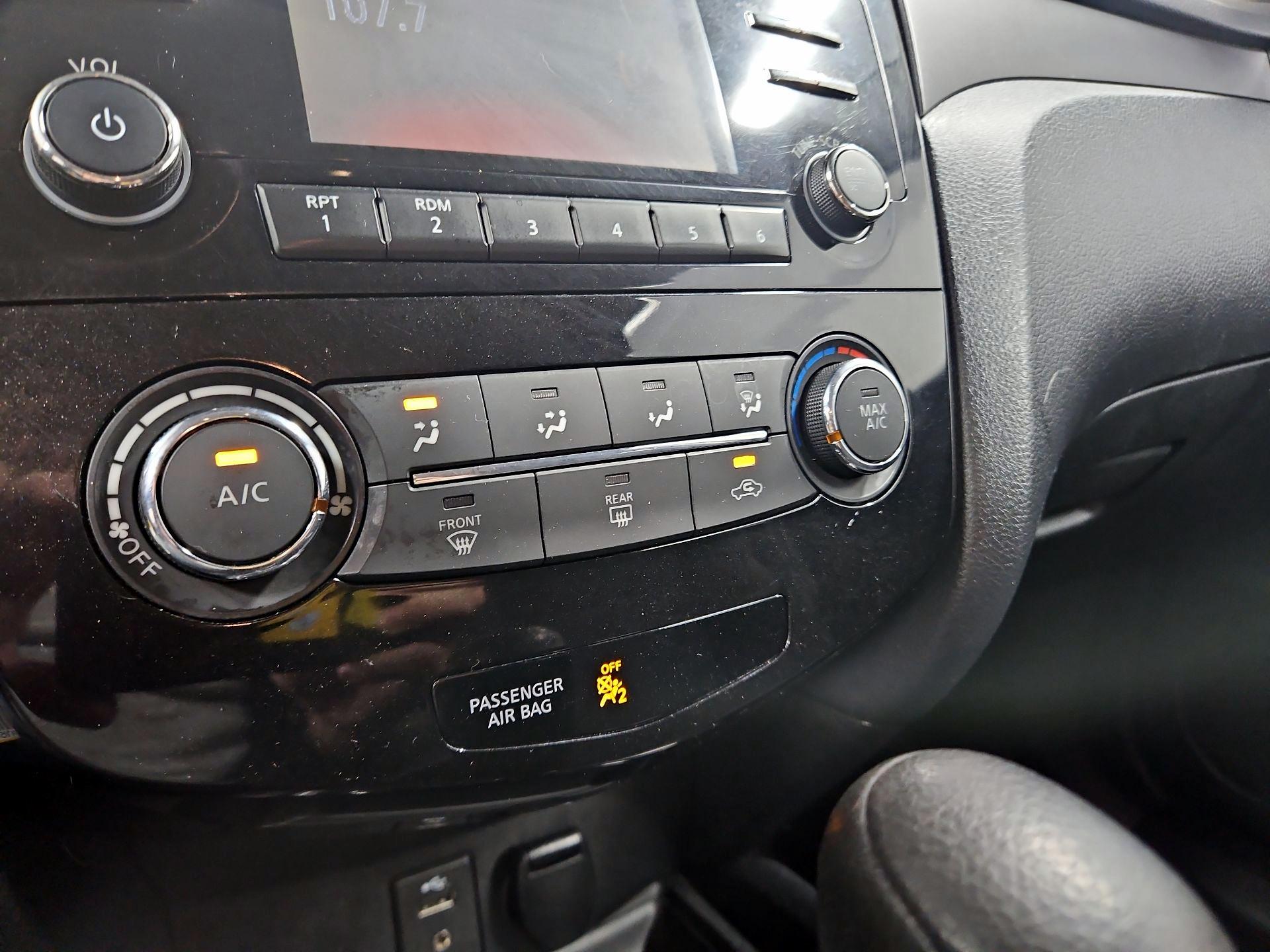 Thumbnail: 2015 Nissan Rogue - 16