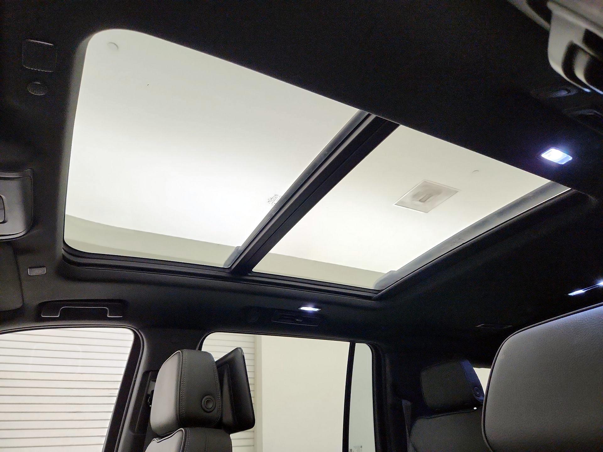 Thumbnail: 2023 GMC Yukon XL - 19