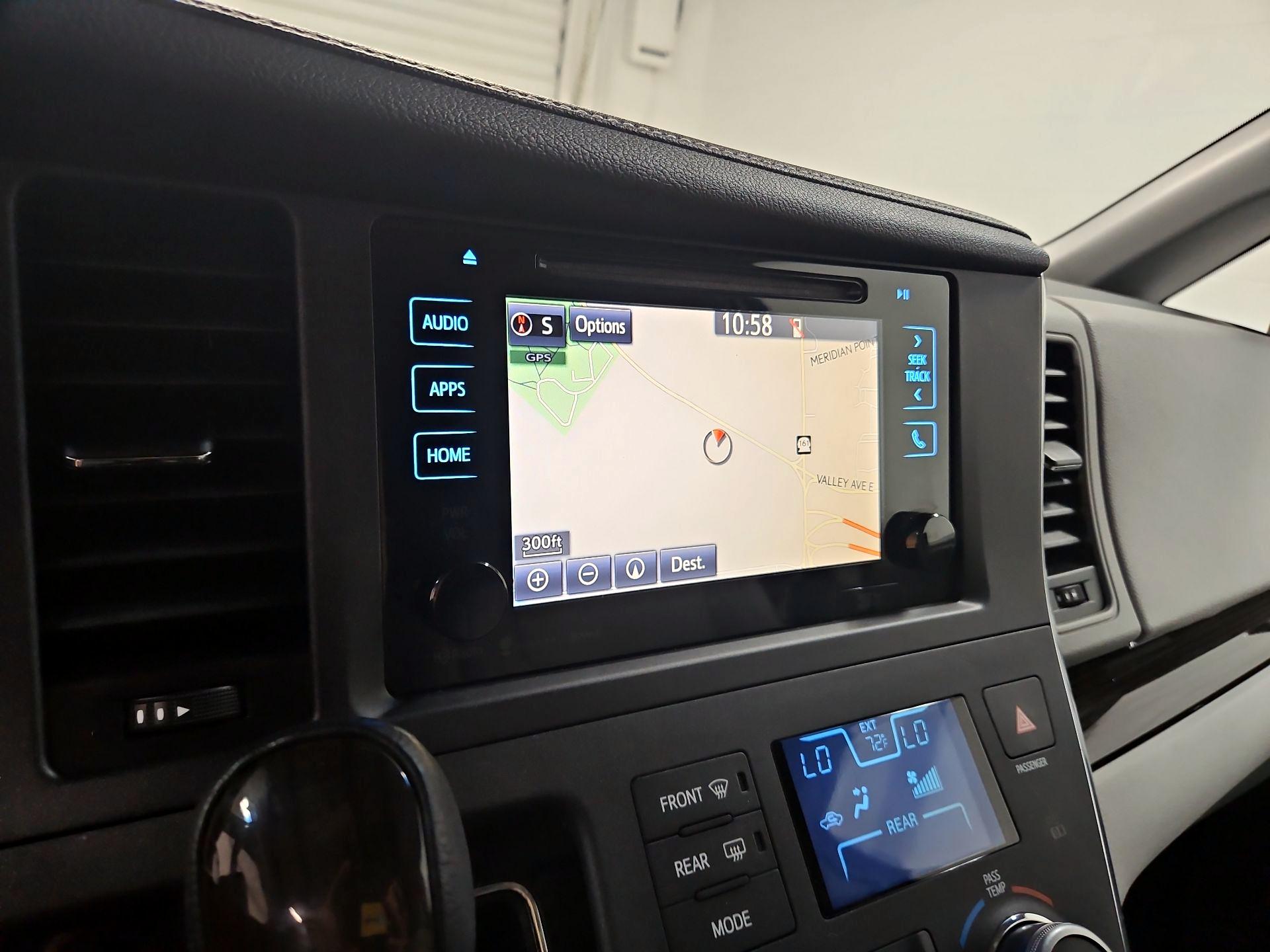 Thumbnail: 2017 Toyota Sienna - 14