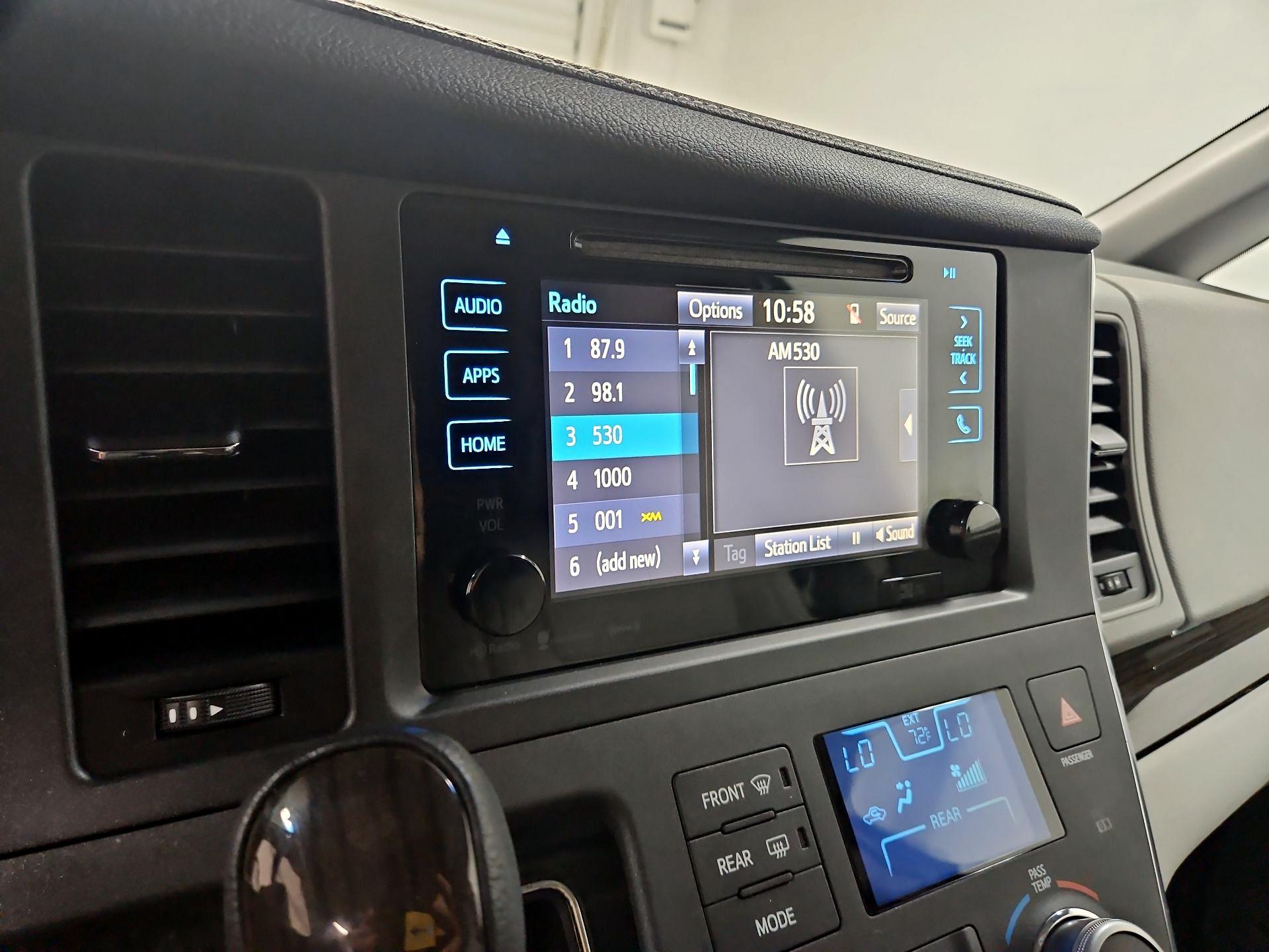 Thumbnail: 2017 Toyota Sienna - 16