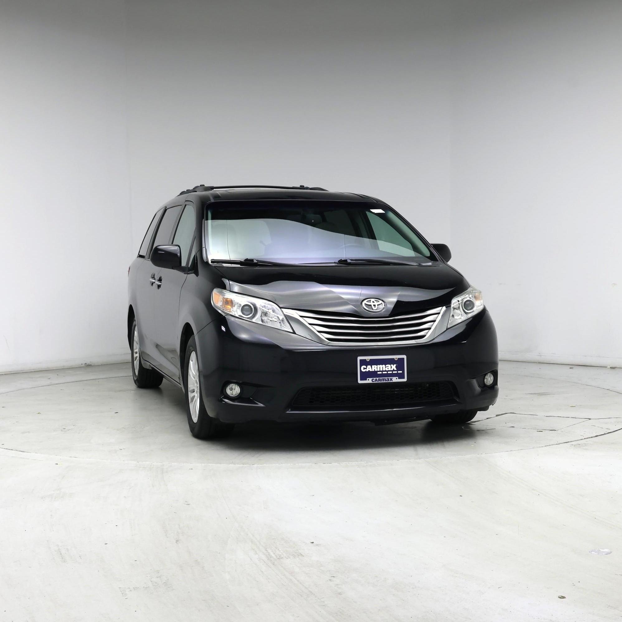 Thumbnail: 2017 Toyota Sienna - 5