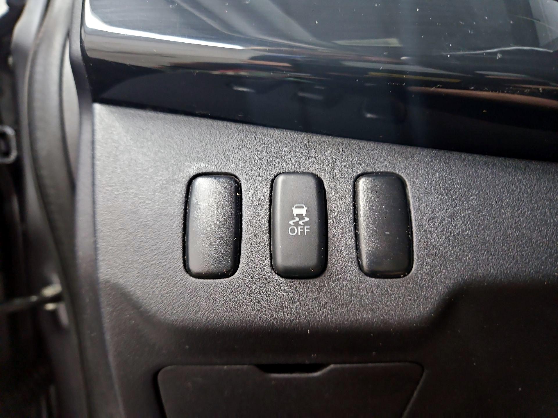 Thumbnail: 2016 Mitsubishi Lancer - 13