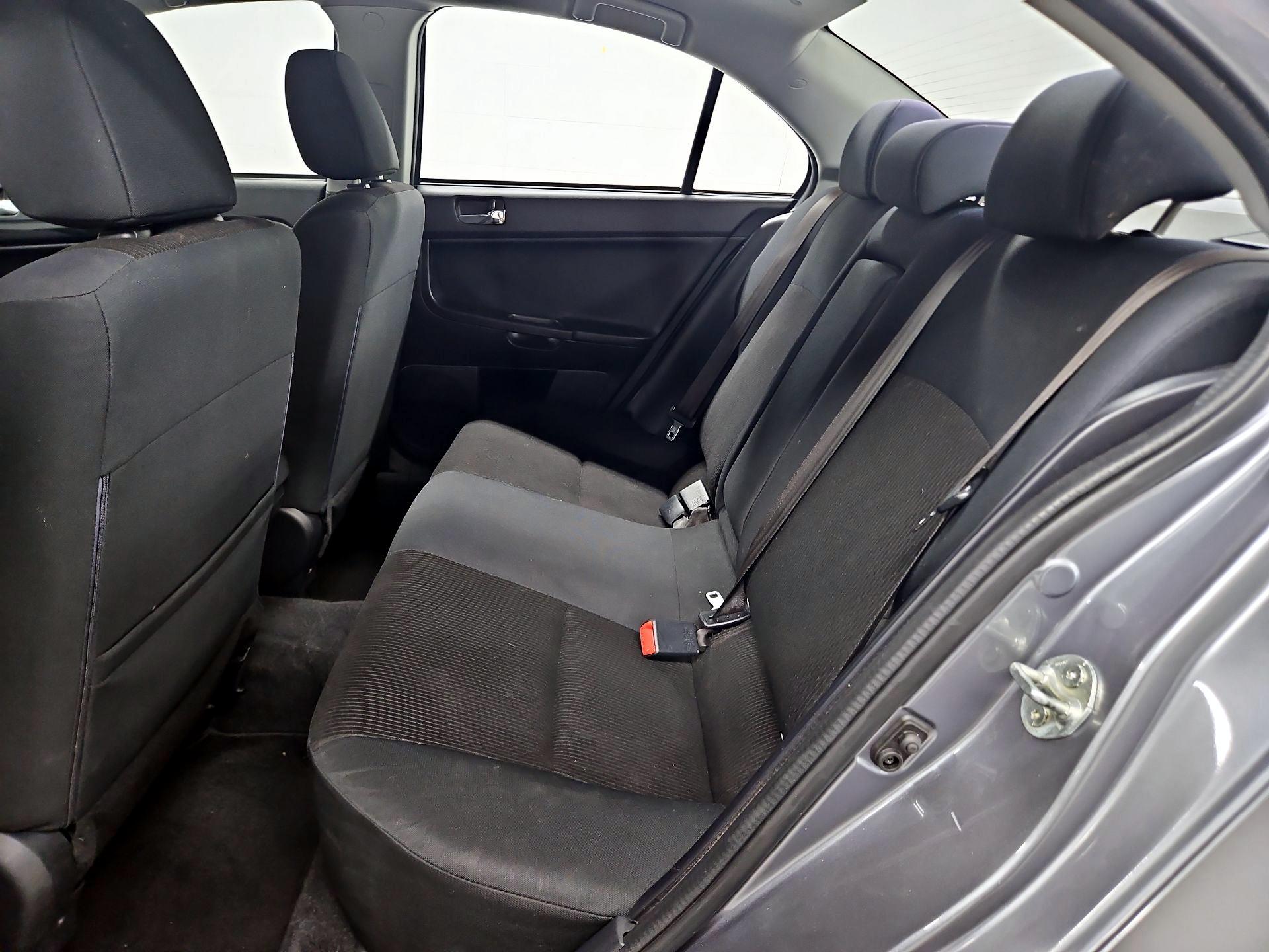 Thumbnail: 2016 Mitsubishi Lancer - 18
