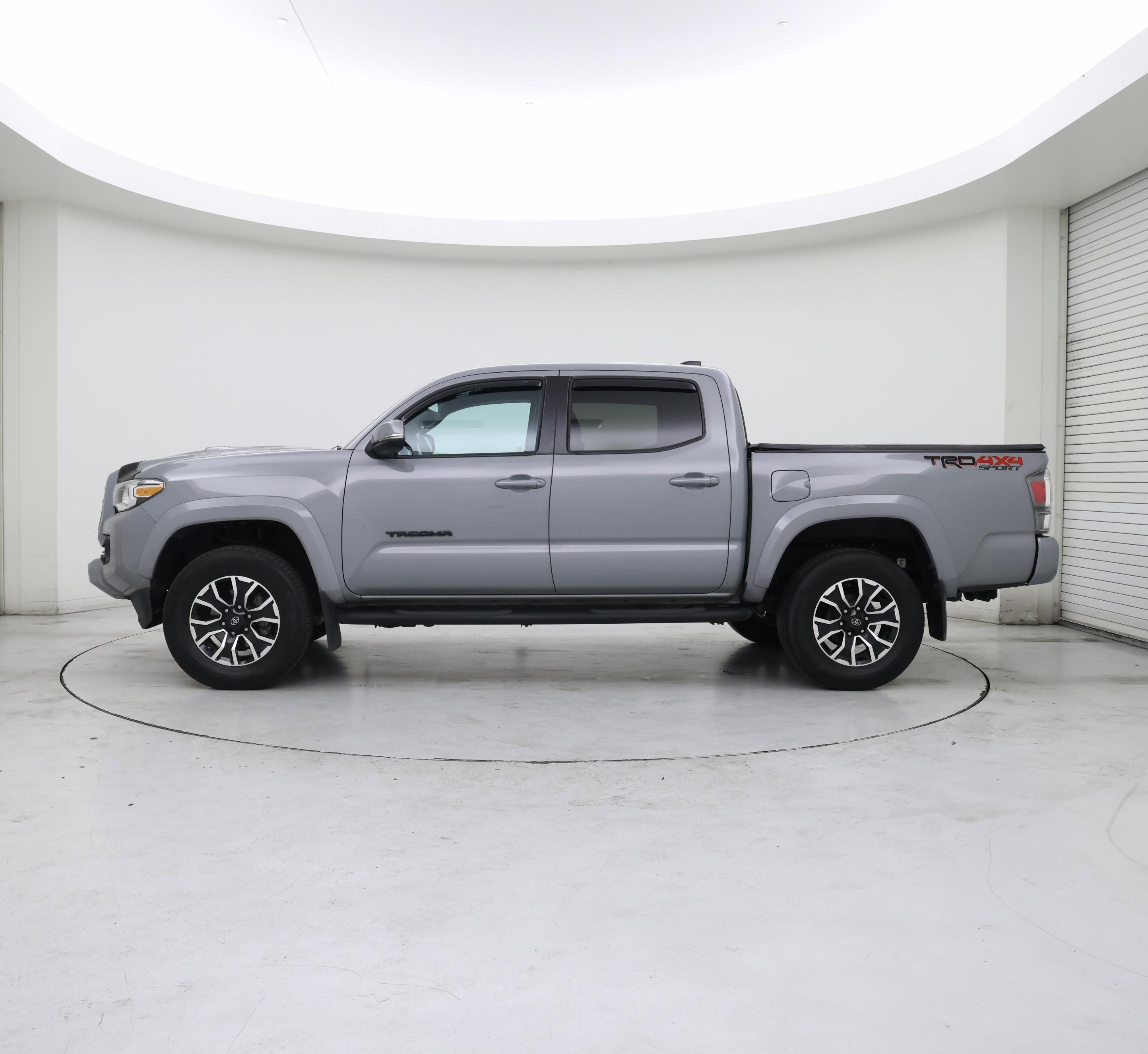 Thumbnail: 2021 Toyota Tacoma - 3