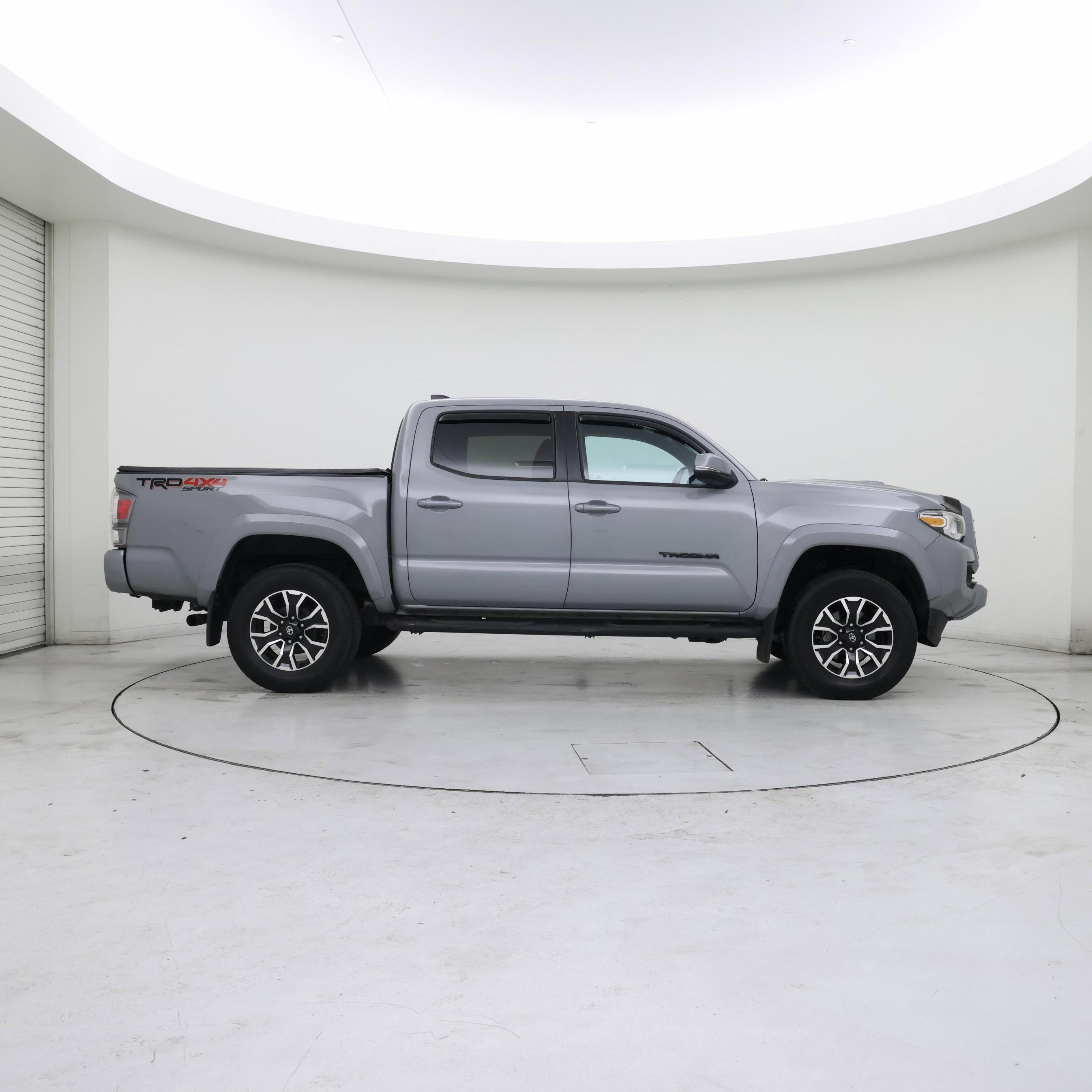 Thumbnail: 2021 Toyota Tacoma - 7
