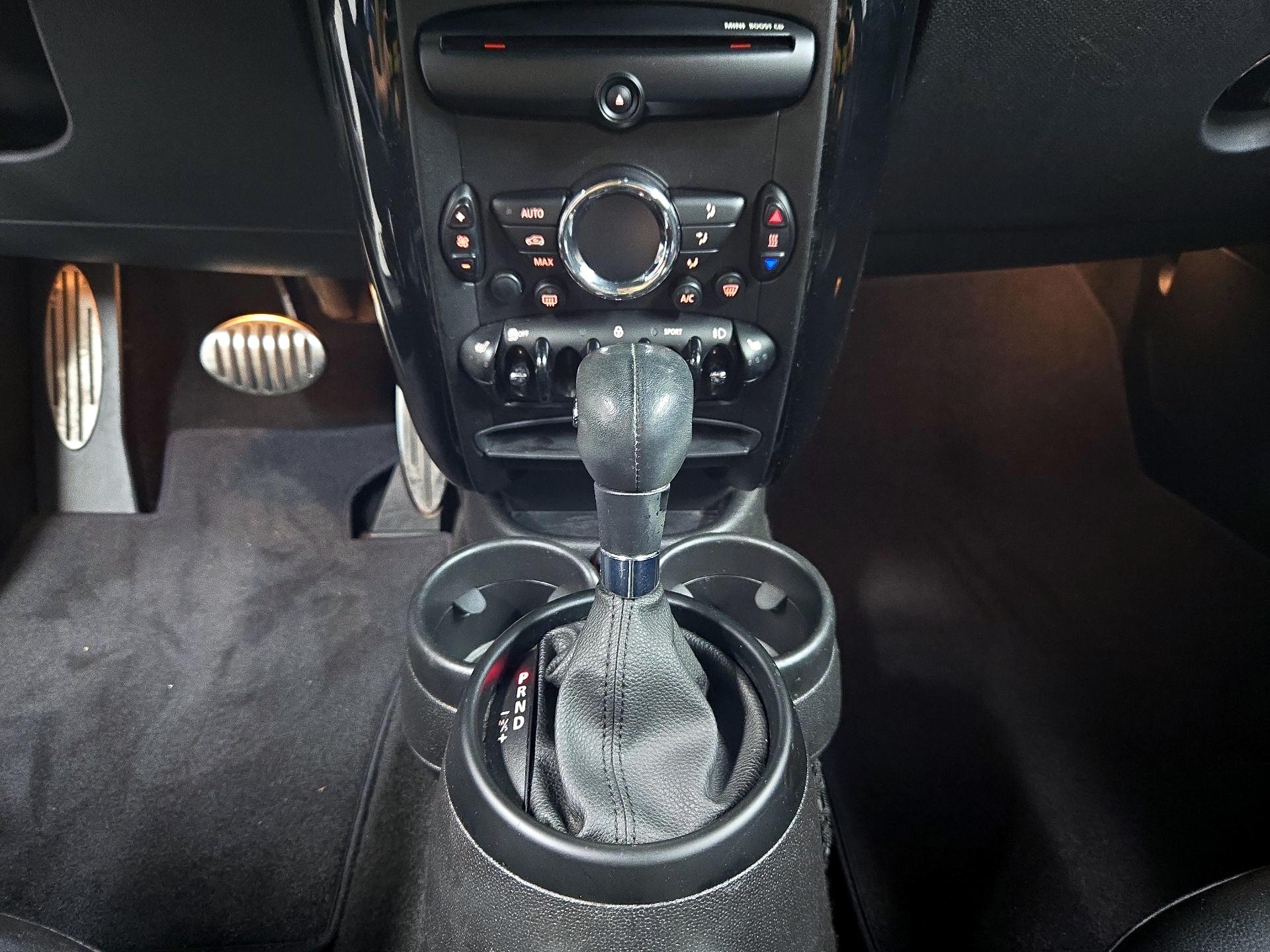 Thumbnail: 2015 MINI Cooper Countryman - 15