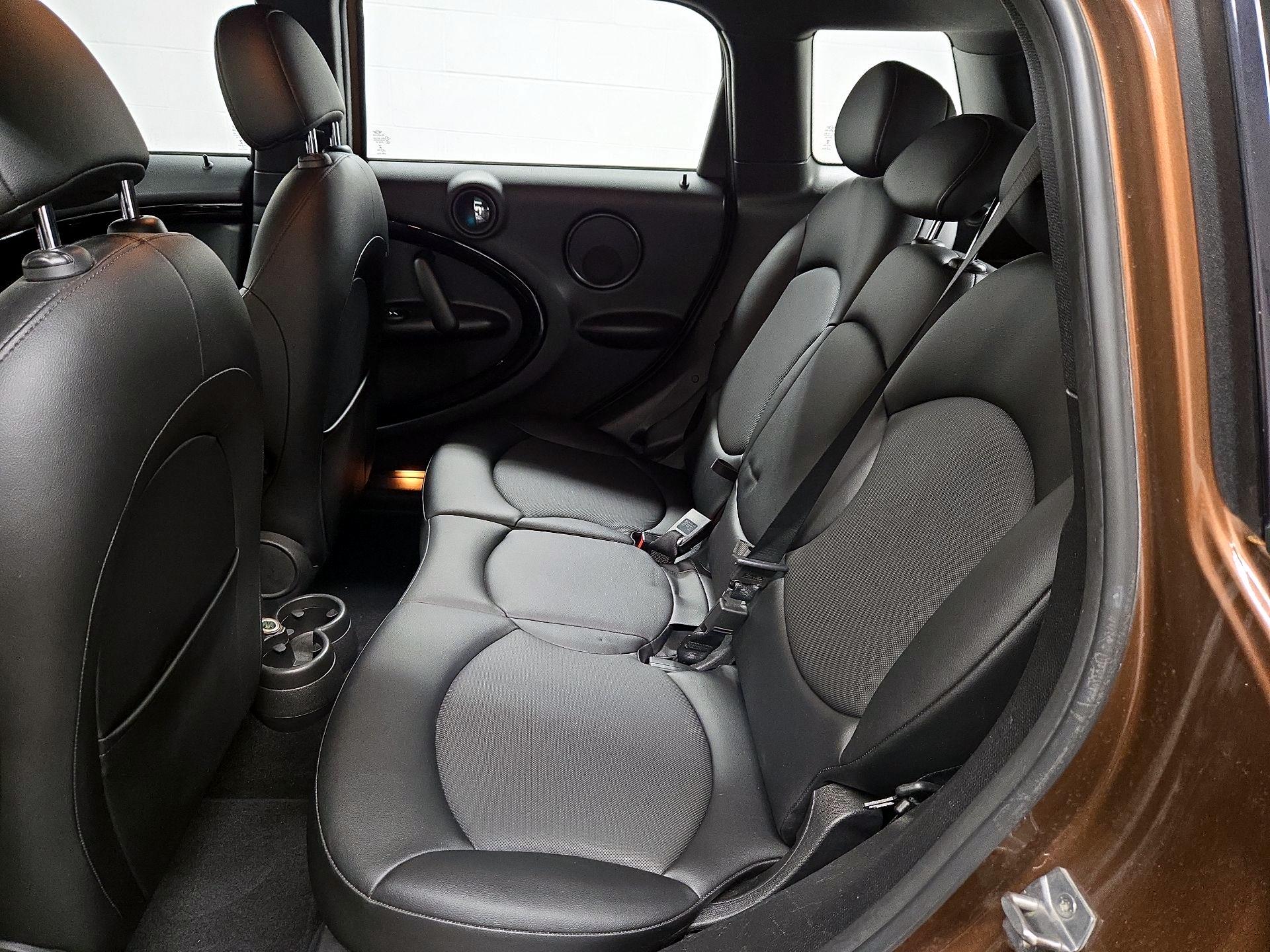Thumbnail: 2015 MINI Cooper Countryman - 17