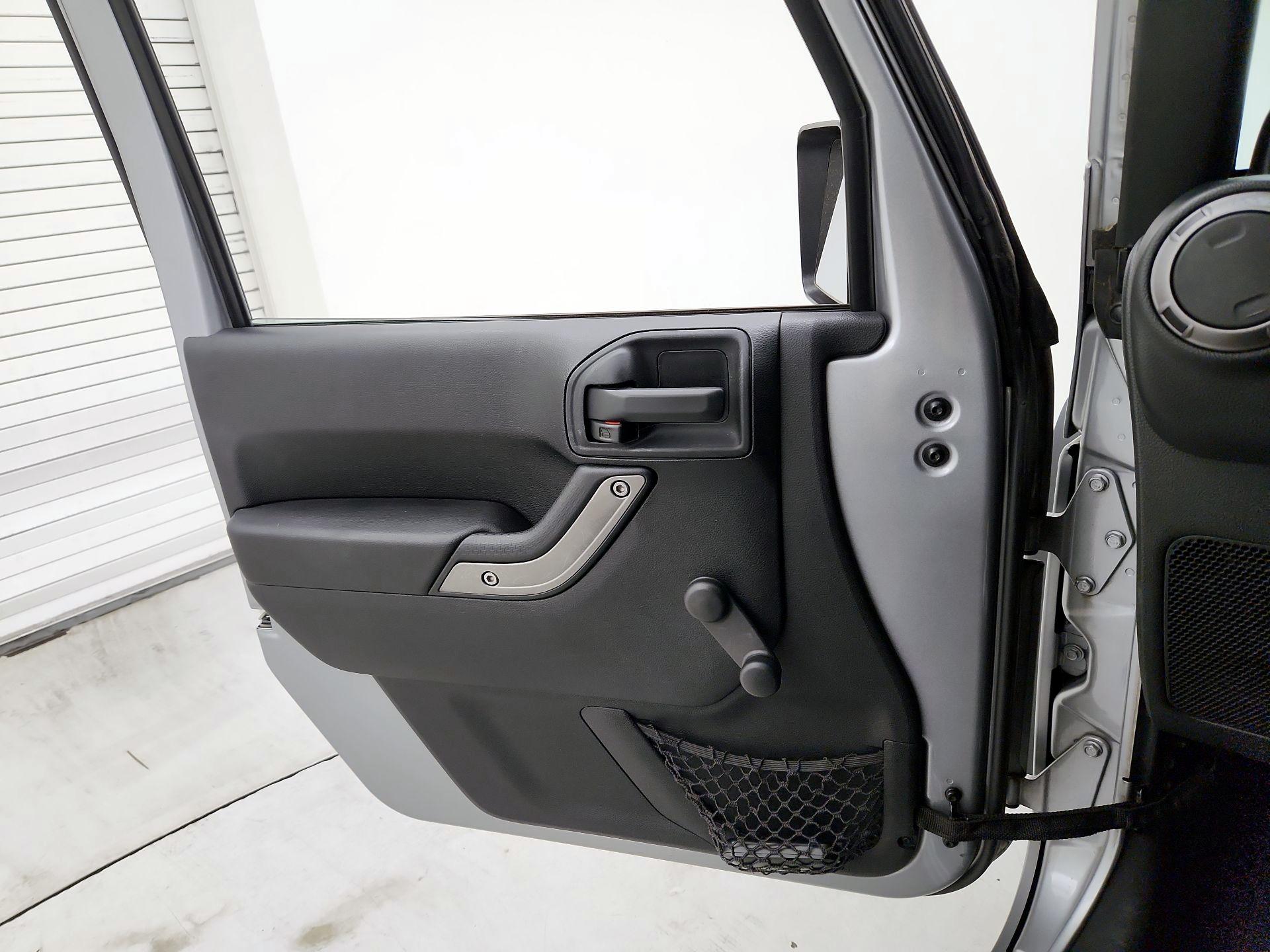Thumbnail: 2014 Jeep Wrangler - 12