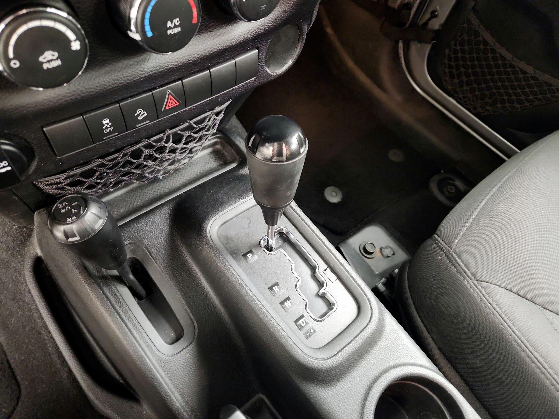 Thumbnail: 2014 Jeep Wrangler - 15