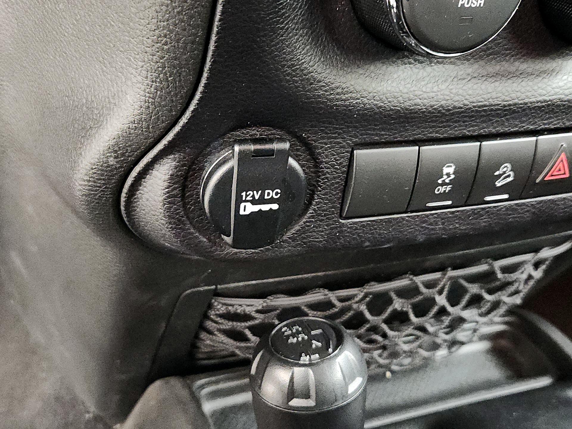 Thumbnail: 2014 Jeep Wrangler - 16