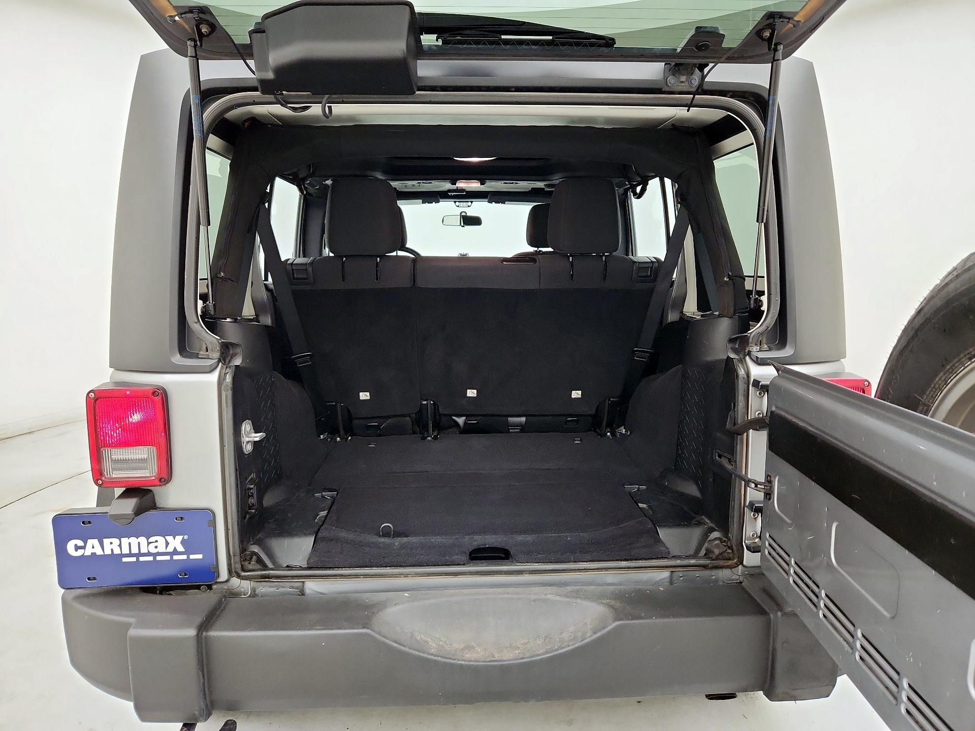 Thumbnail: 2014 Jeep Wrangler - 18