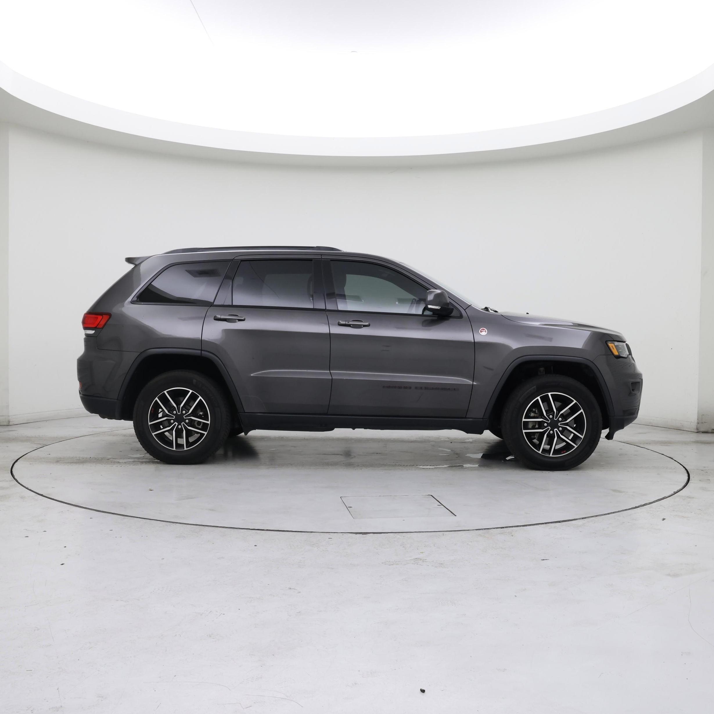 Thumbnail: 2020 Jeep Grand Cherokee - 7