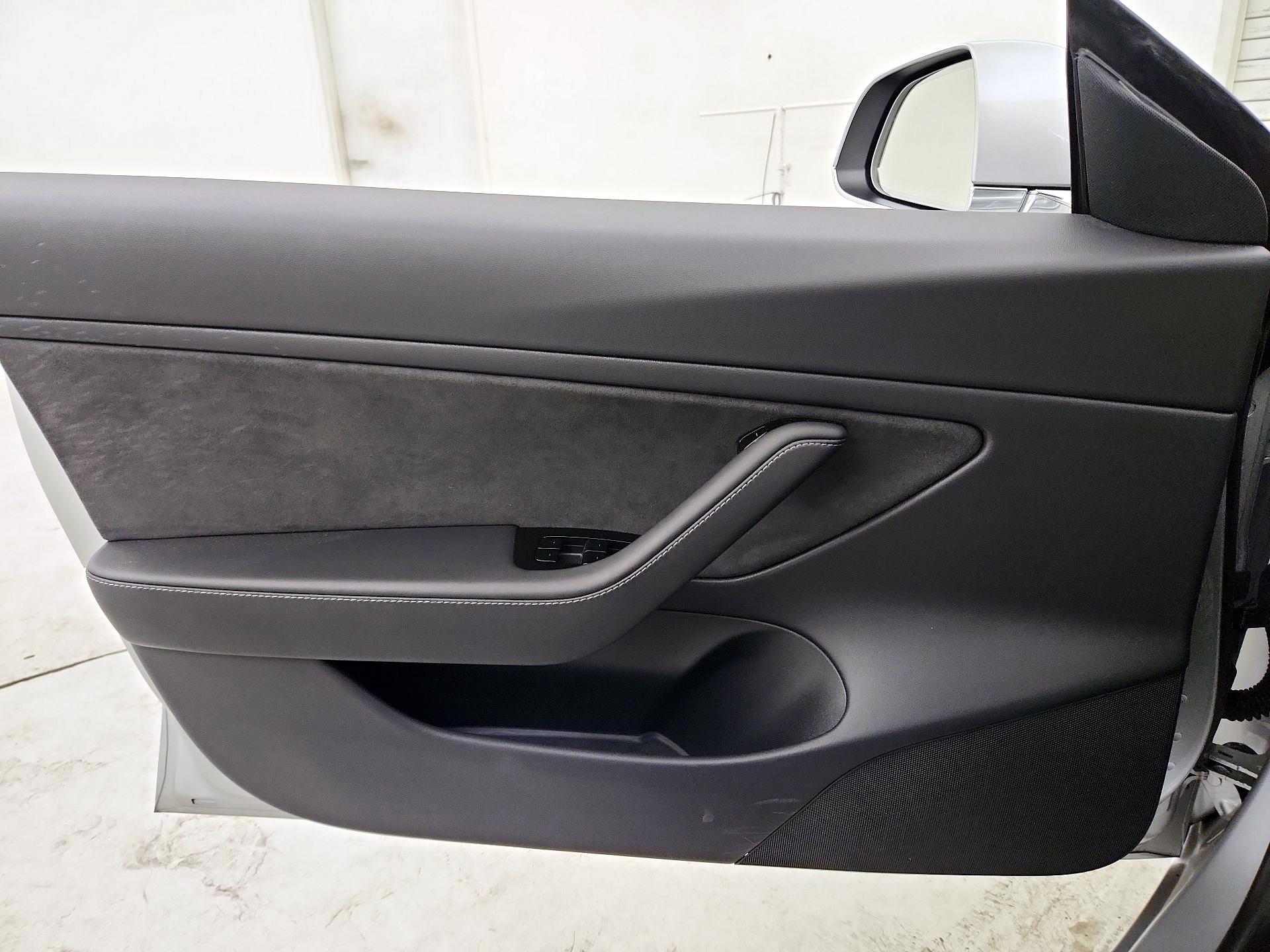 Thumbnail: 2018 Tesla Model 3 - 12