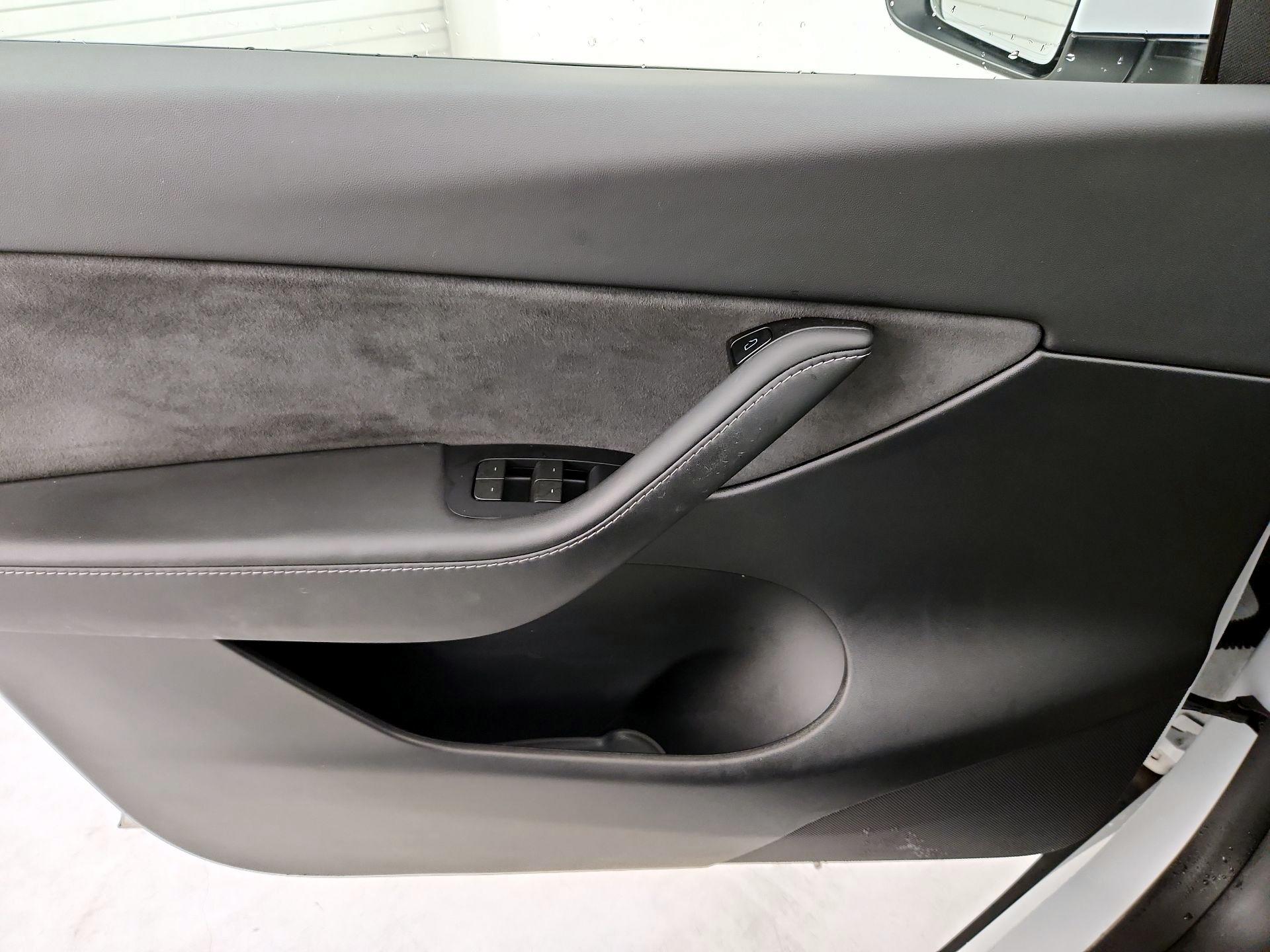 Thumbnail: 2022 Tesla Model Y - 12