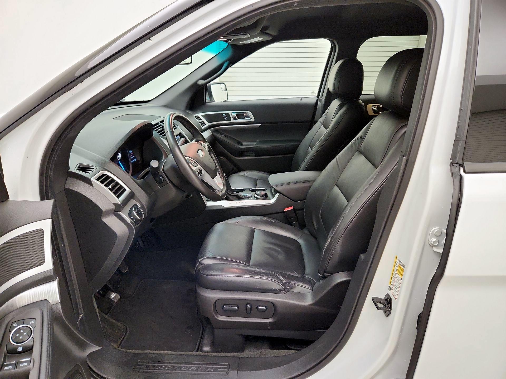 Thumbnail: 2014 Ford Explorer - 11