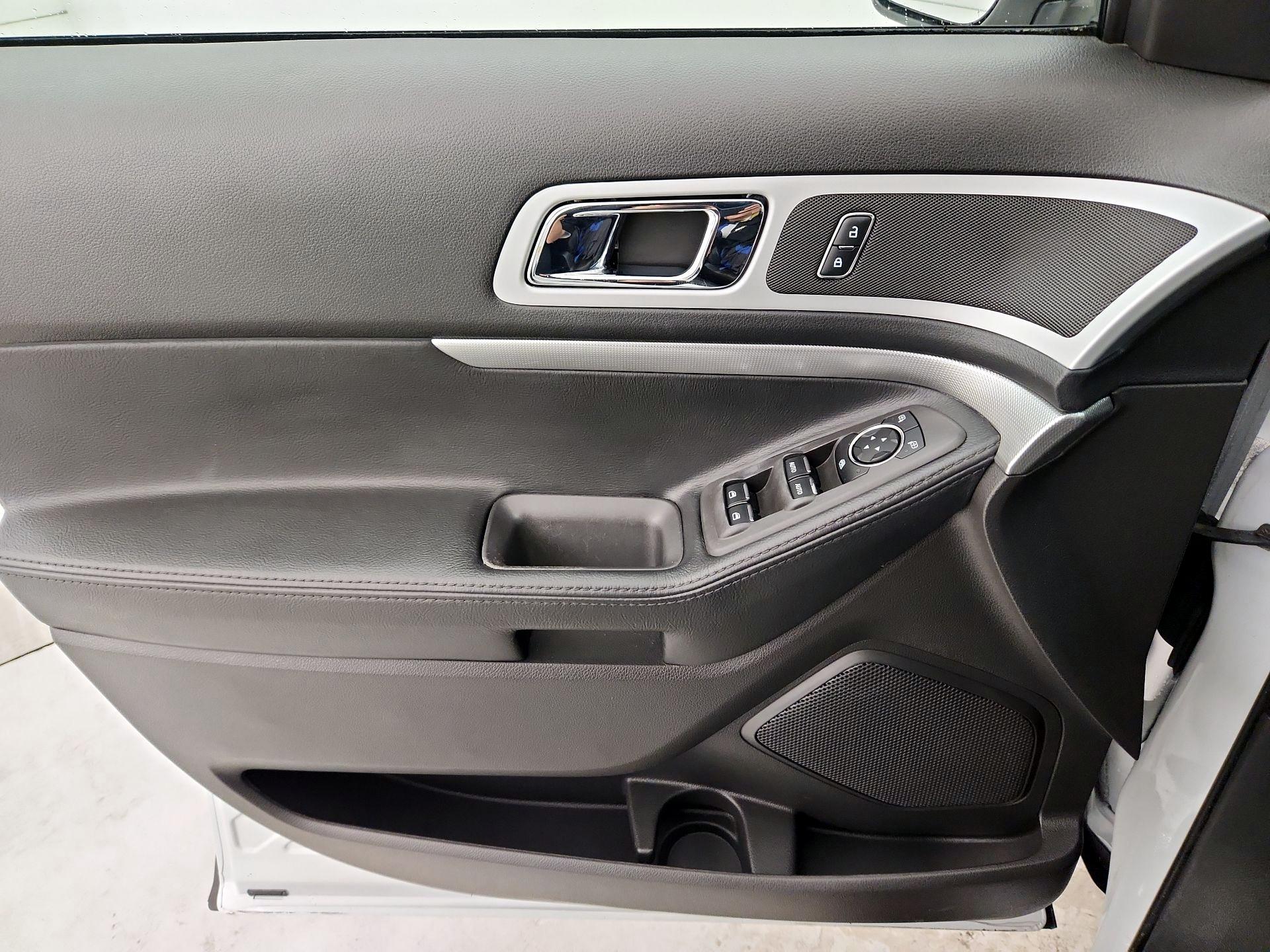 Thumbnail: 2014 Ford Explorer - 12