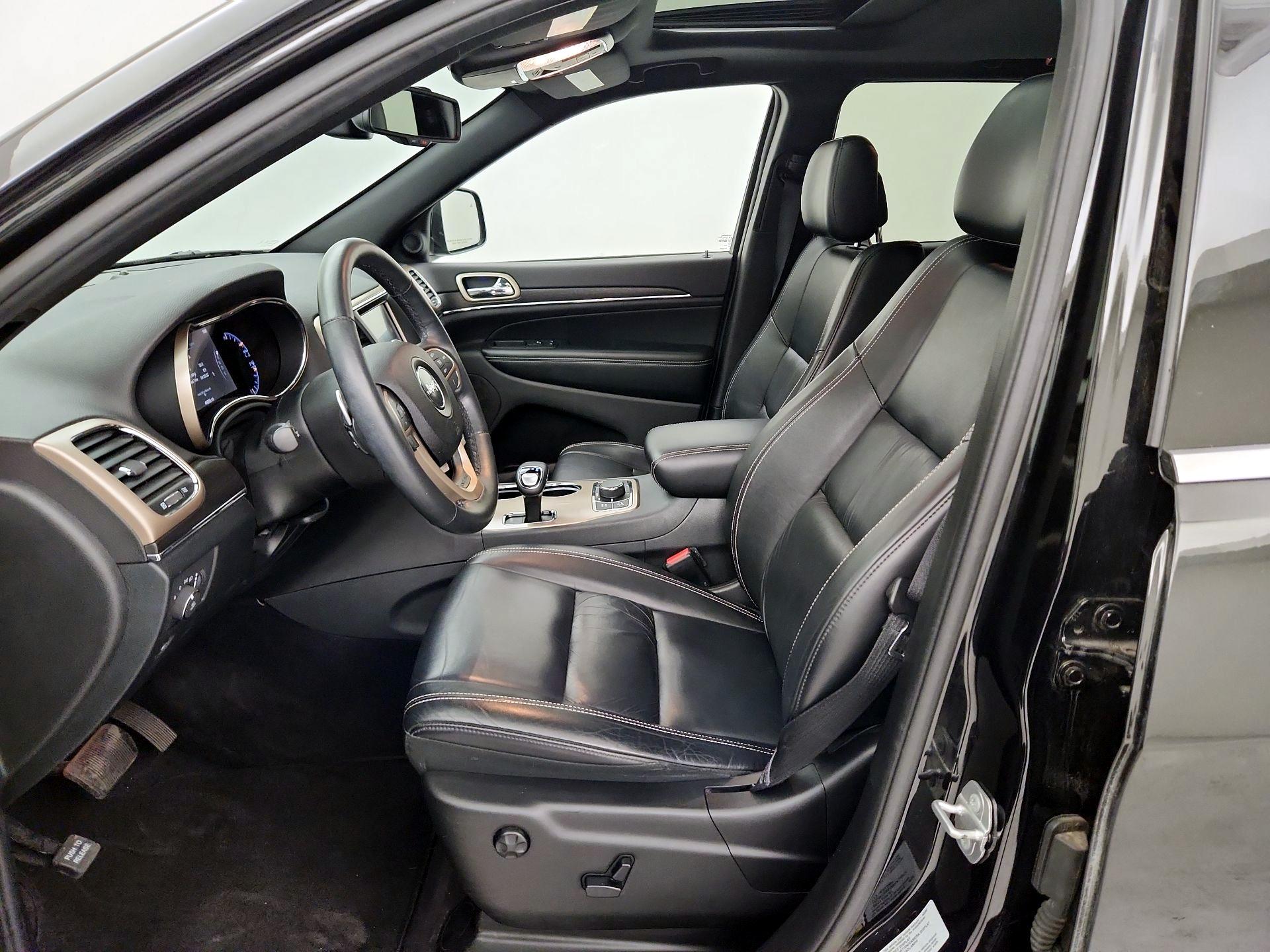 Thumbnail: 2015 Jeep Grand Cherokee - 11