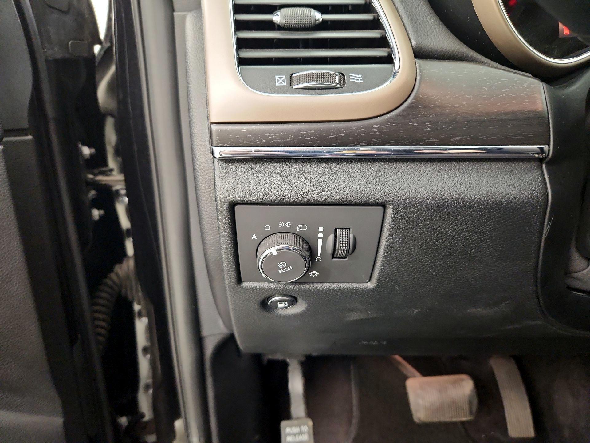 Thumbnail: 2015 Jeep Grand Cherokee - 13