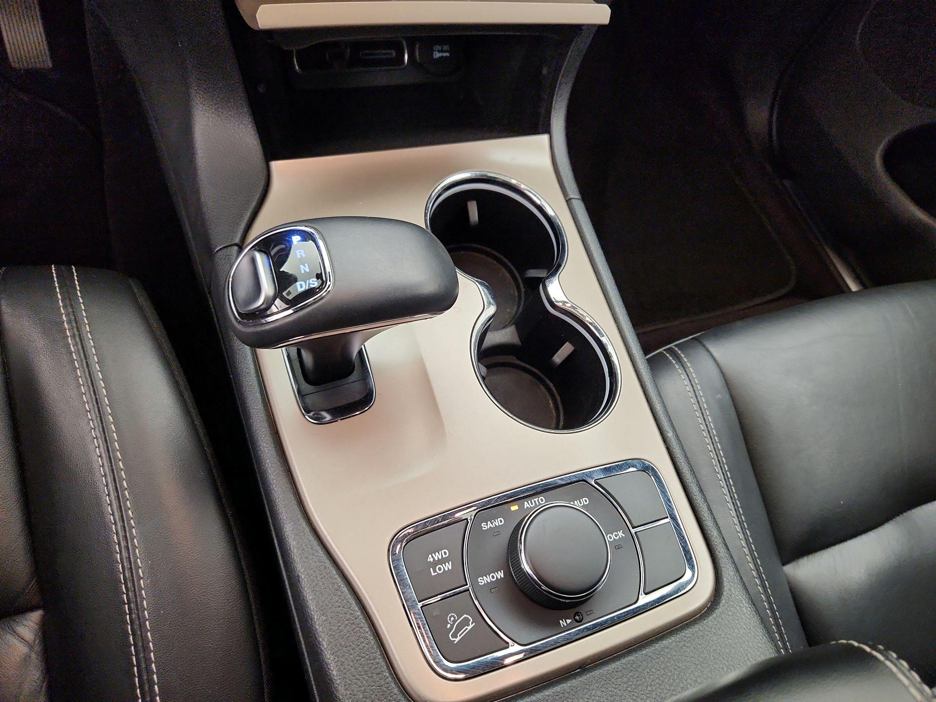 Thumbnail: 2015 Jeep Grand Cherokee - 18