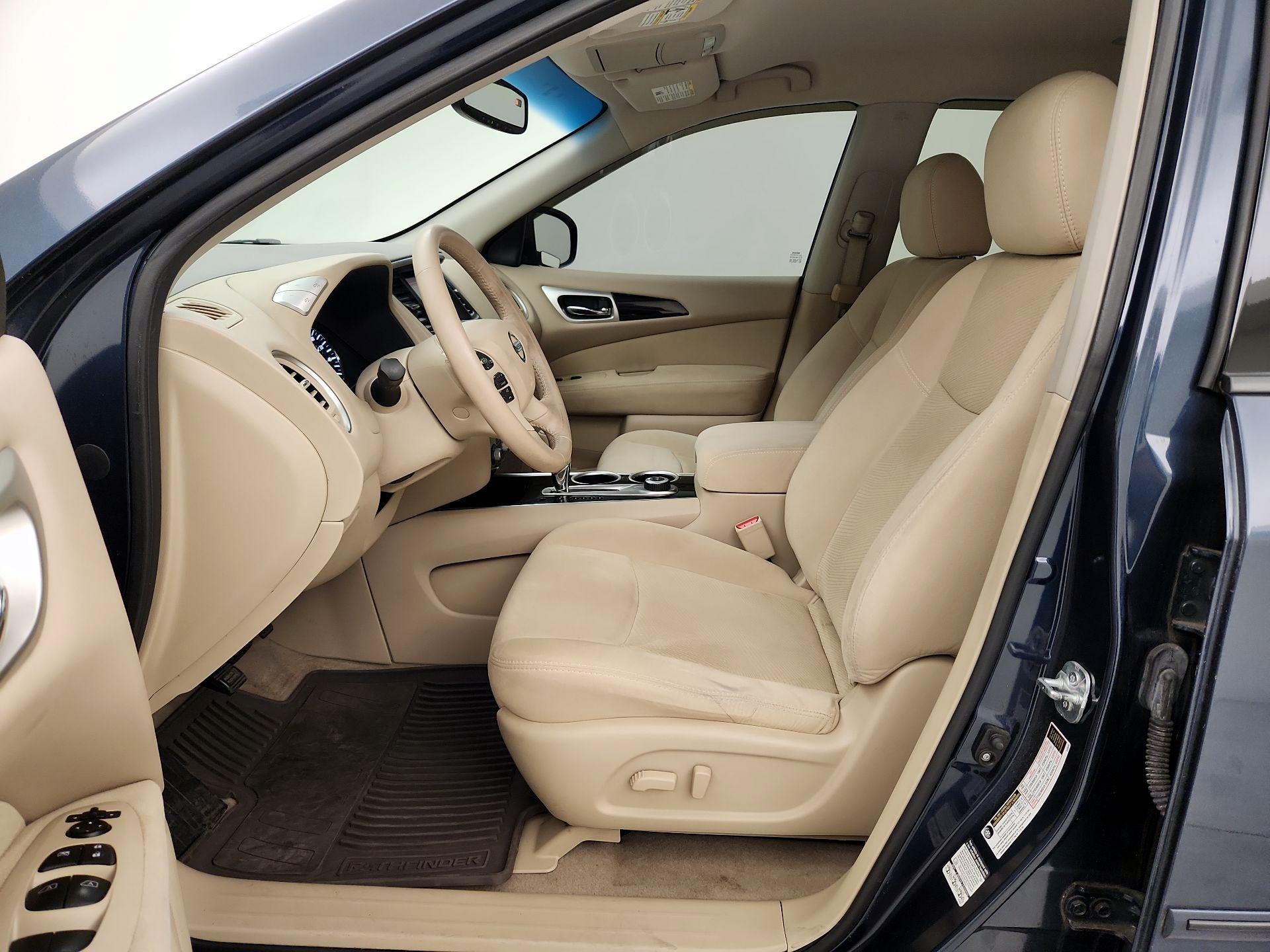 Thumbnail: 2014 Nissan Pathfinder - 11