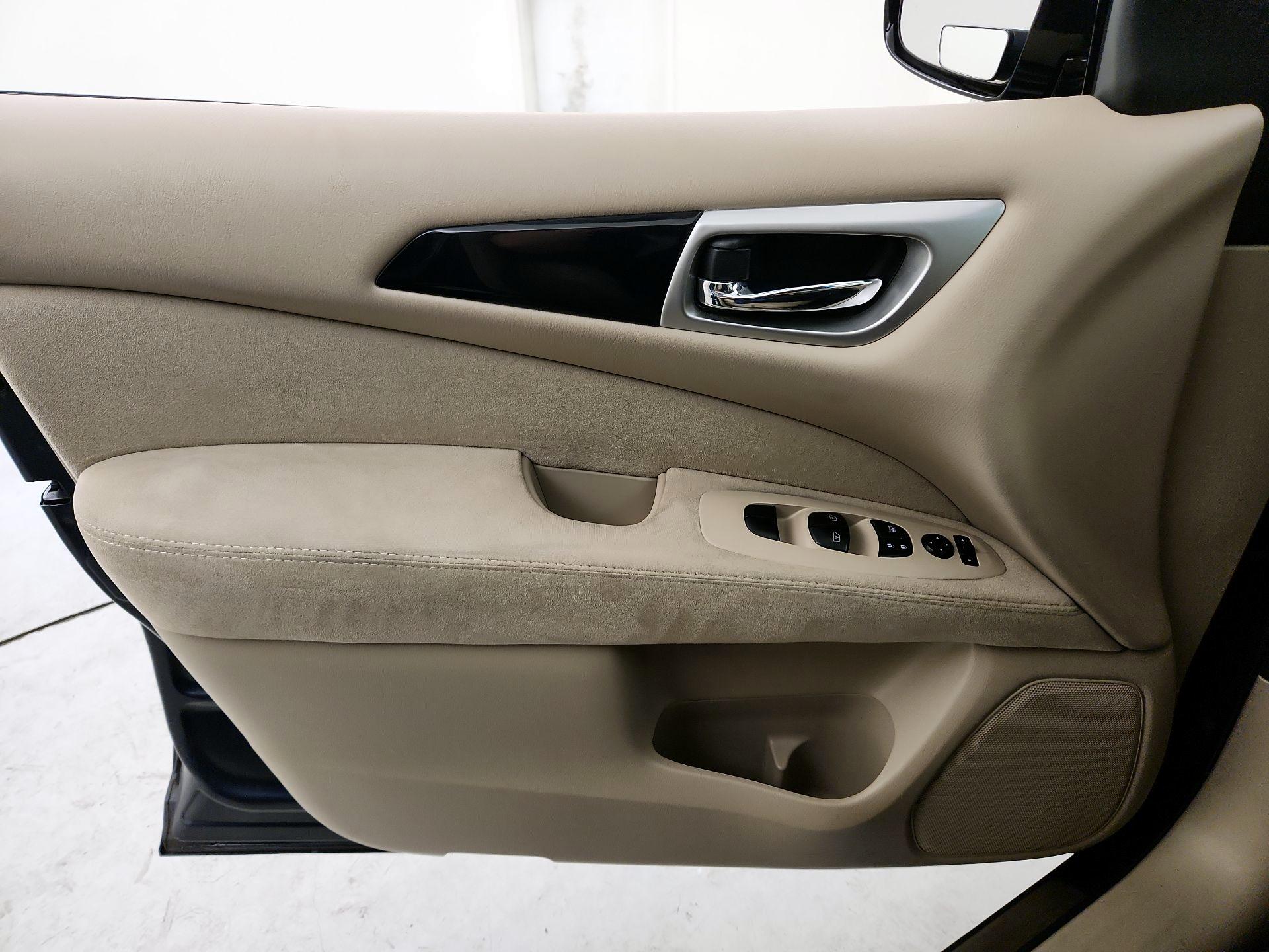 Thumbnail: 2014 Nissan Pathfinder - 12