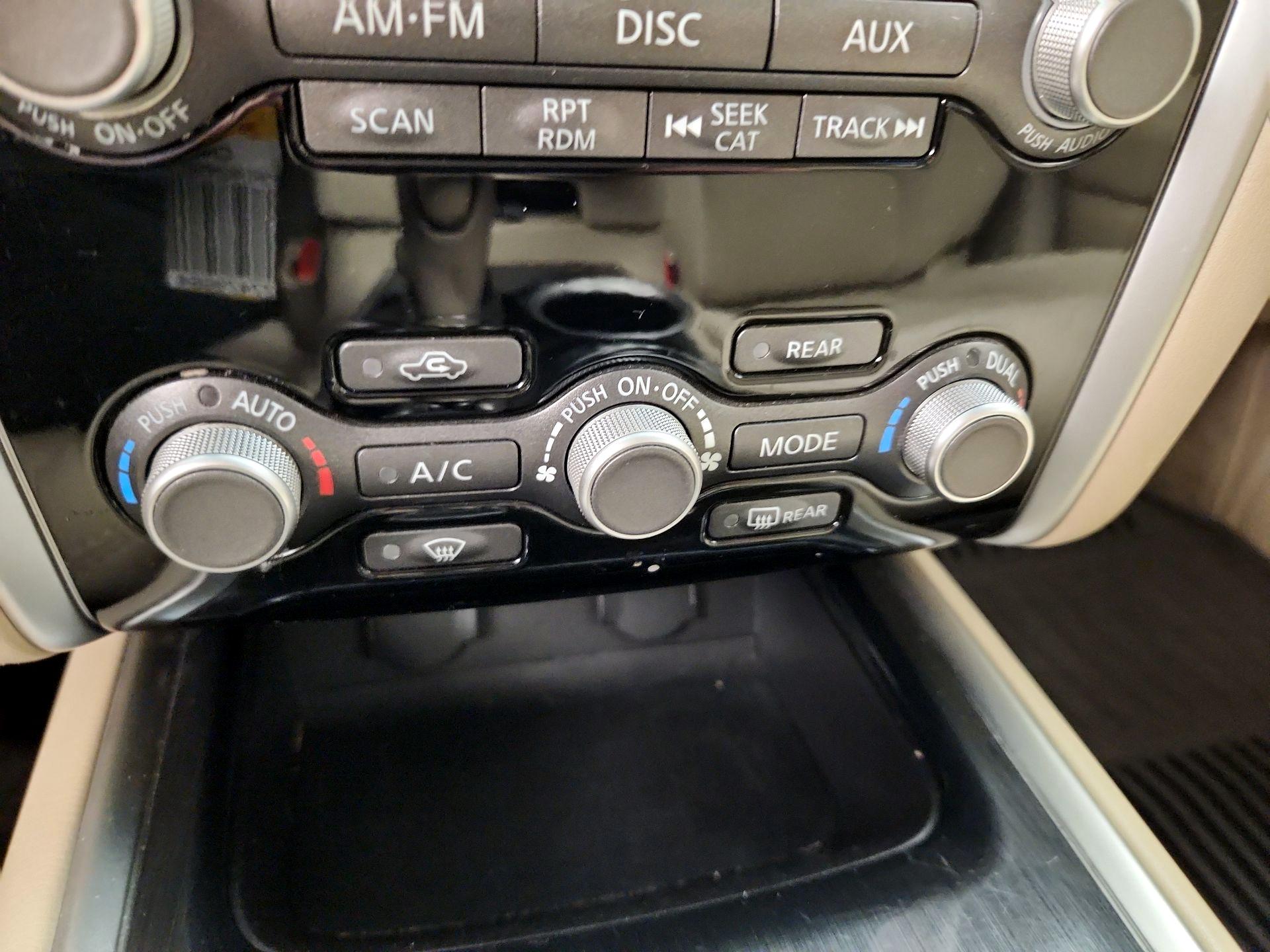 Thumbnail: 2014 Nissan Pathfinder - 16