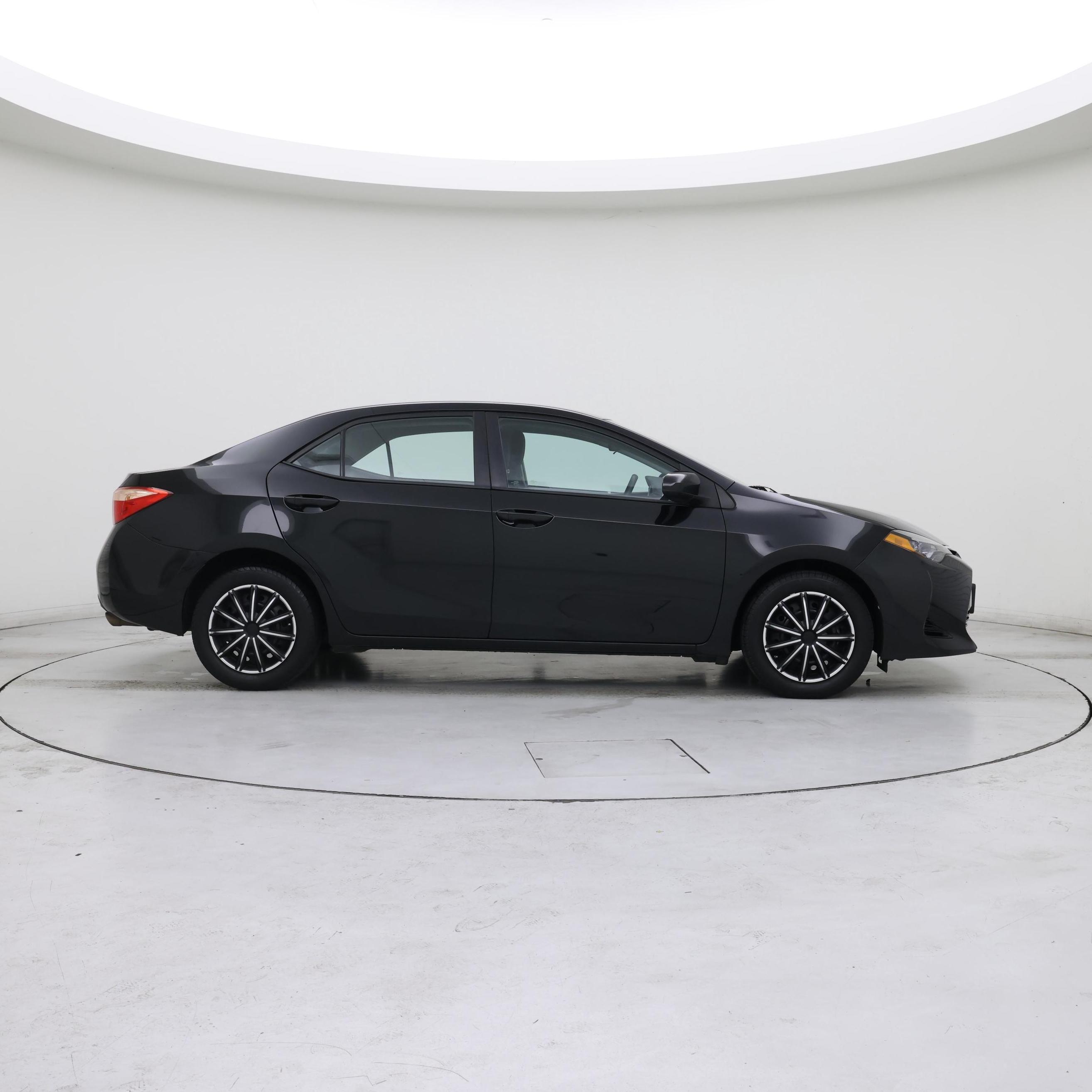 Thumbnail: 2017 Toyota Corolla - 7