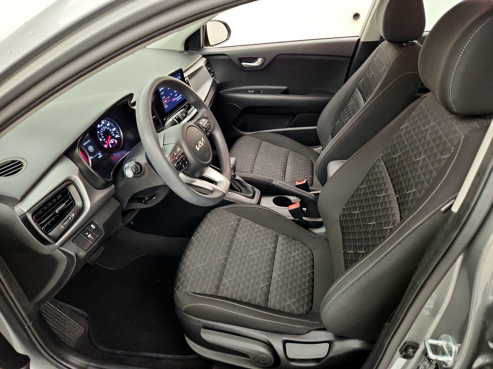 Thumbnail: 2022 Kia Rio - 11