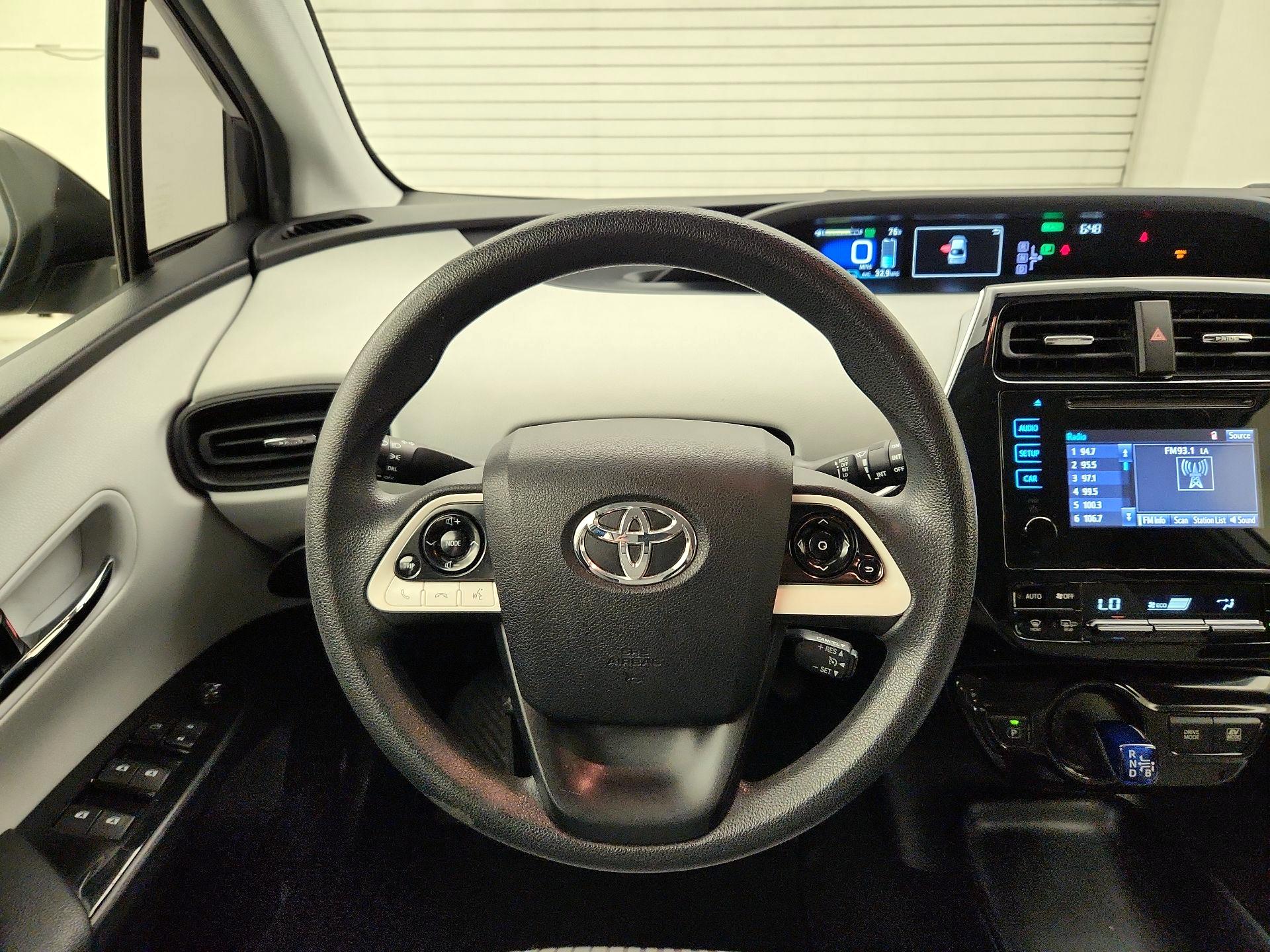 Thumbnail: 2016 Toyota Prius - 10