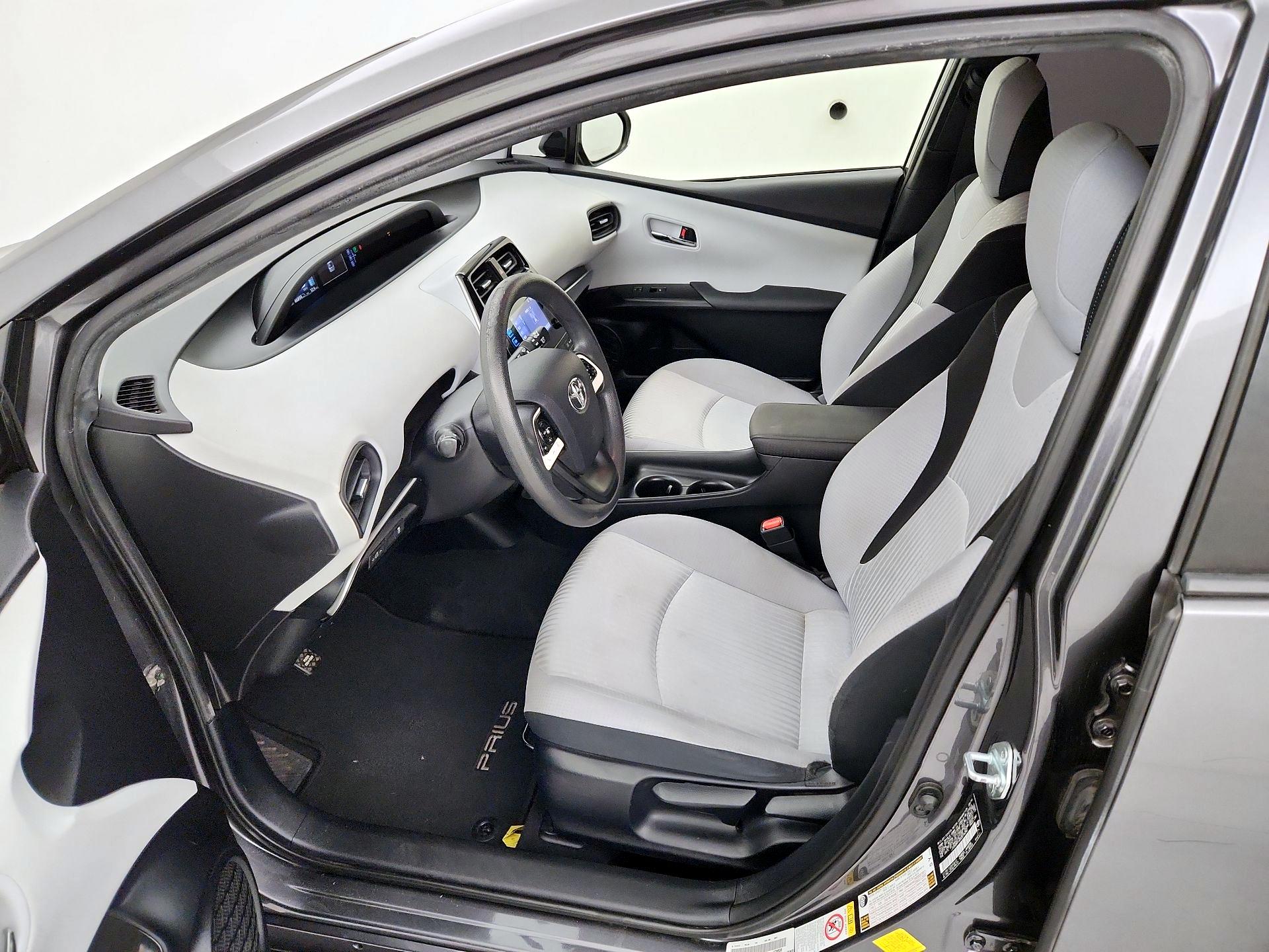 Thumbnail: 2016 Toyota Prius - 11