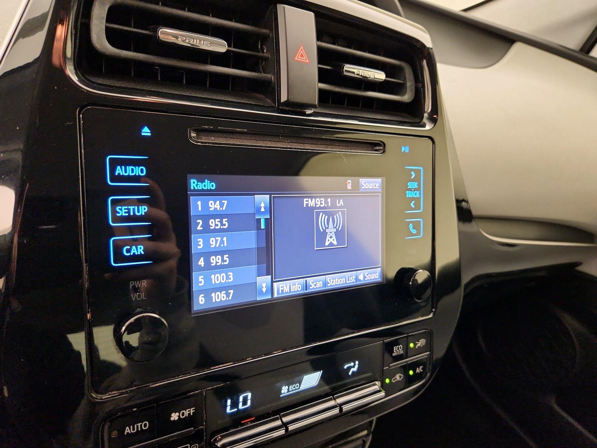 Thumbnail: 2016 Toyota Prius - 15