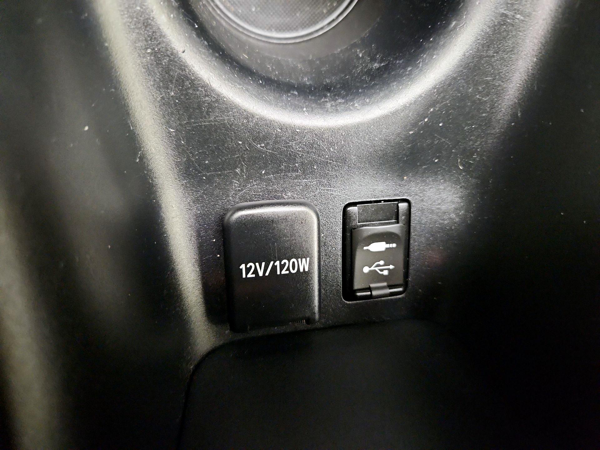 Thumbnail: 2016 Toyota Prius - 18