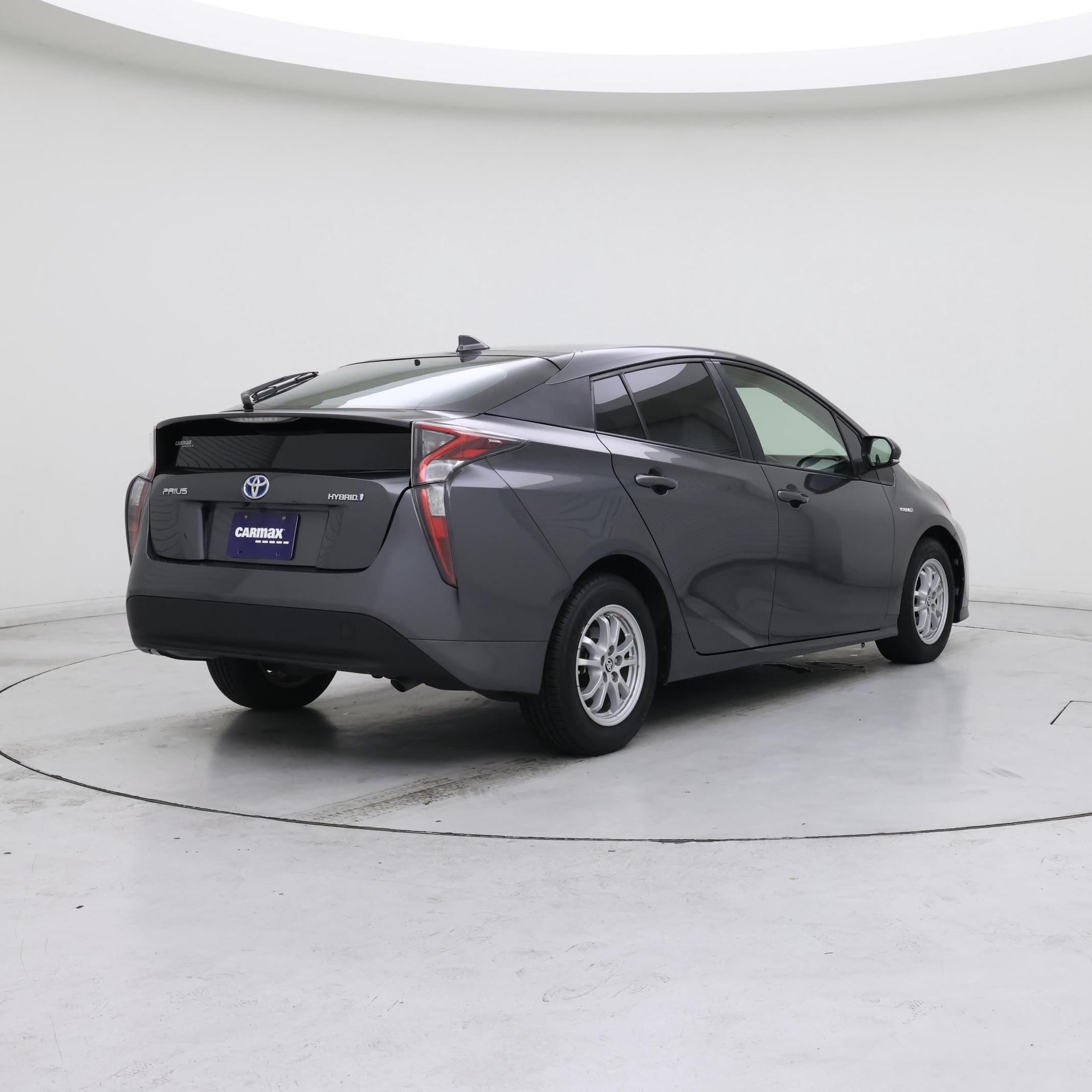 Thumbnail: 2016 Toyota Prius - 8