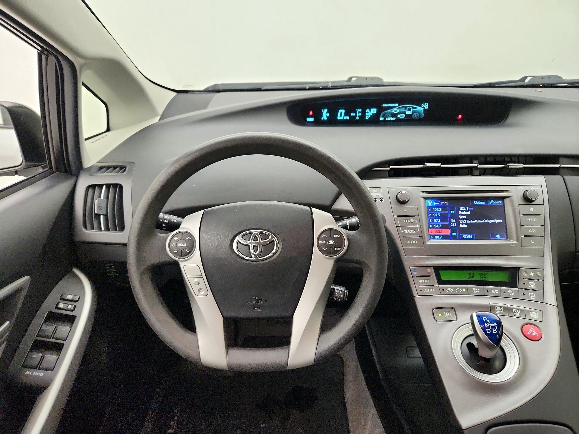 Thumbnail: 2015 Toyota Prius - 10