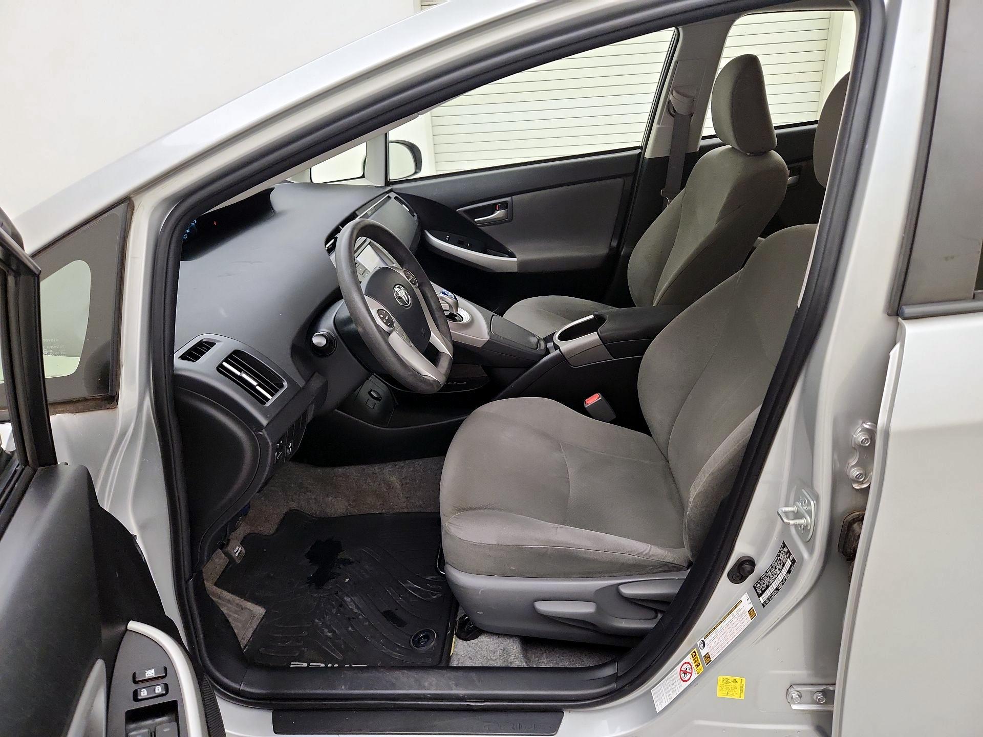 Thumbnail: 2015 Toyota Prius - 11