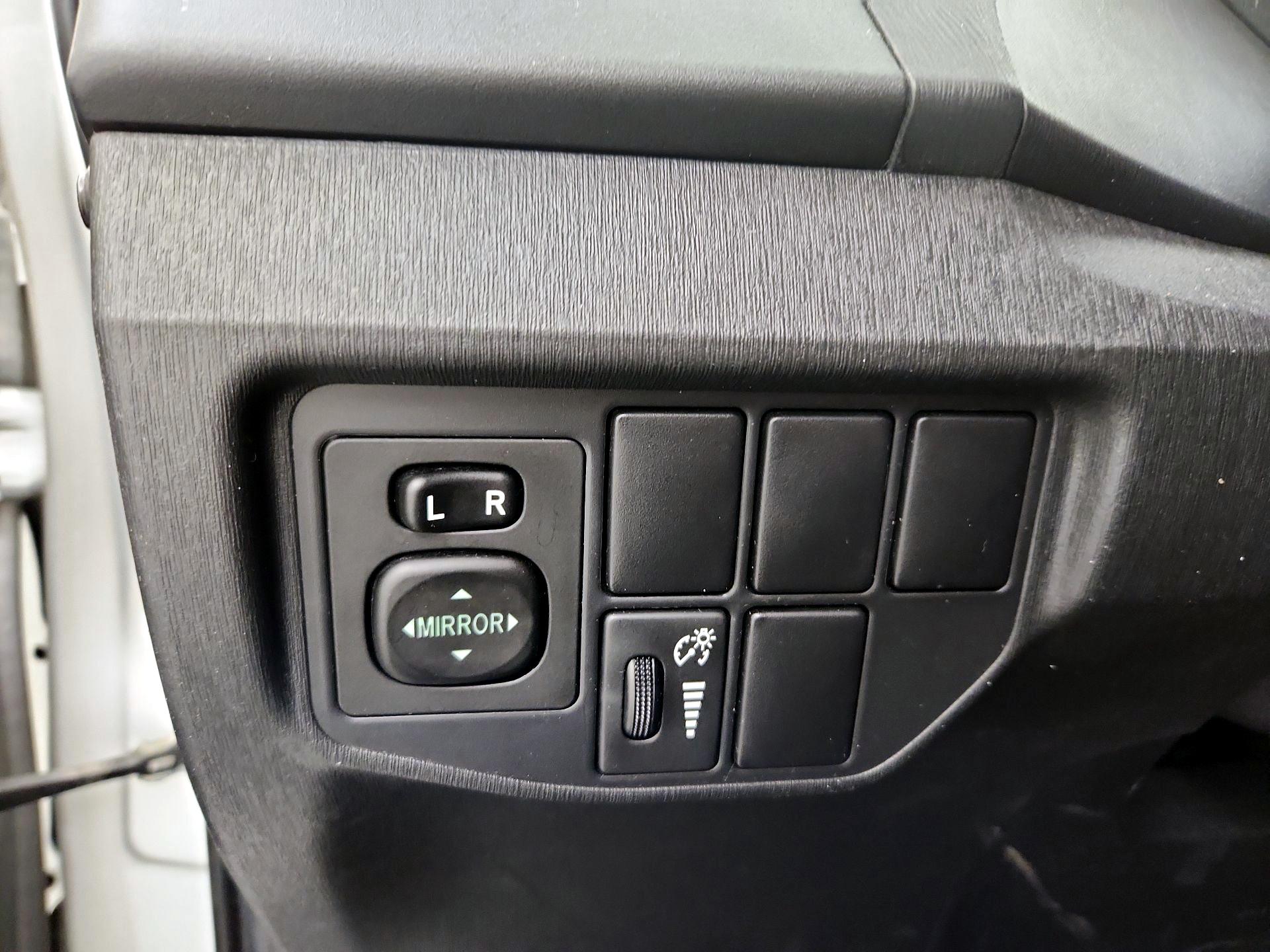 Thumbnail: 2015 Toyota Prius - 13