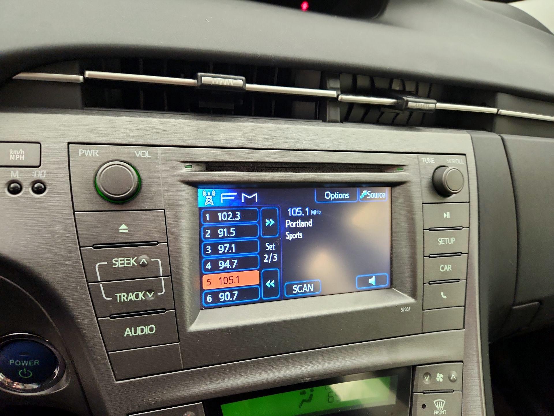 Thumbnail: 2015 Toyota Prius - 15