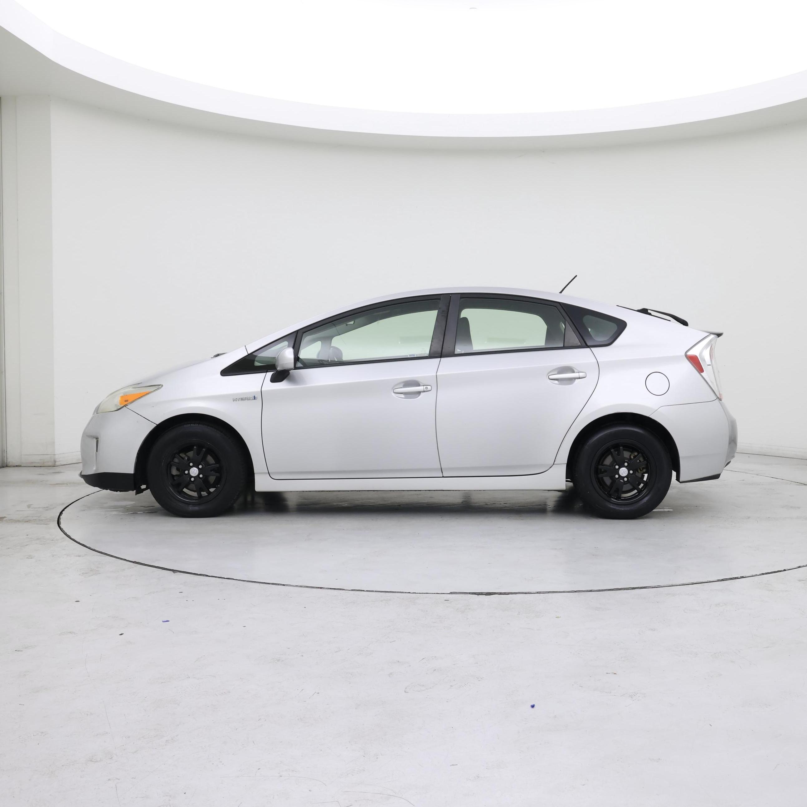 Thumbnail: 2015 Toyota Prius - 3